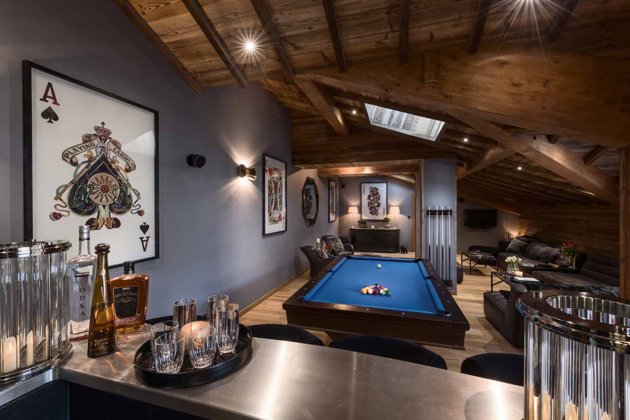 Games room and bar at Apartment Le Coin Perdu in Les Gets