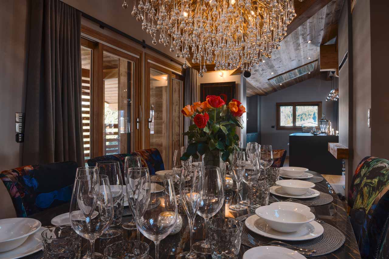 Dining table at Apartment Le Coin Perdu in Les Gets