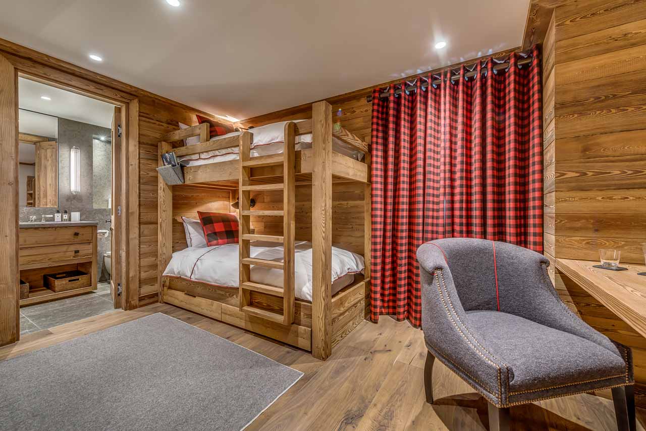 Bedroom five at Apartment Chamois in Meribel