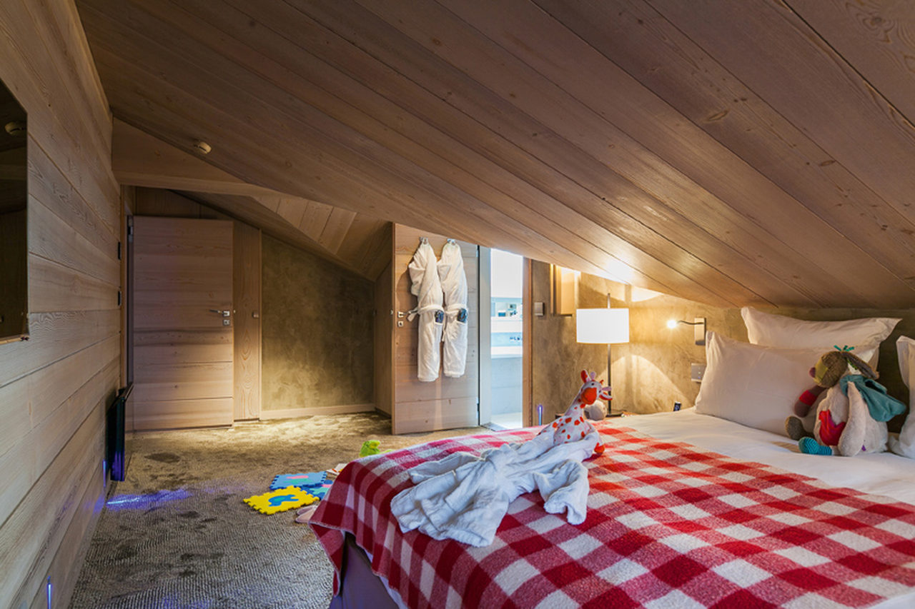 Twin bedroom at Apartment Ruby in Courchevel 1850