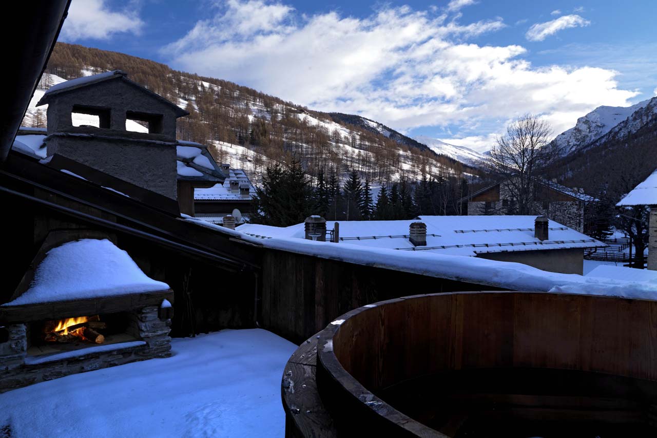 Outdoor Jacuzzi at Baita 1697 in Piedmont