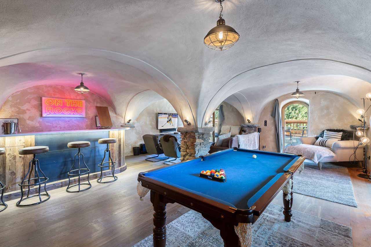Entertainment lounge at Chalet Les Voutes in Meribel
