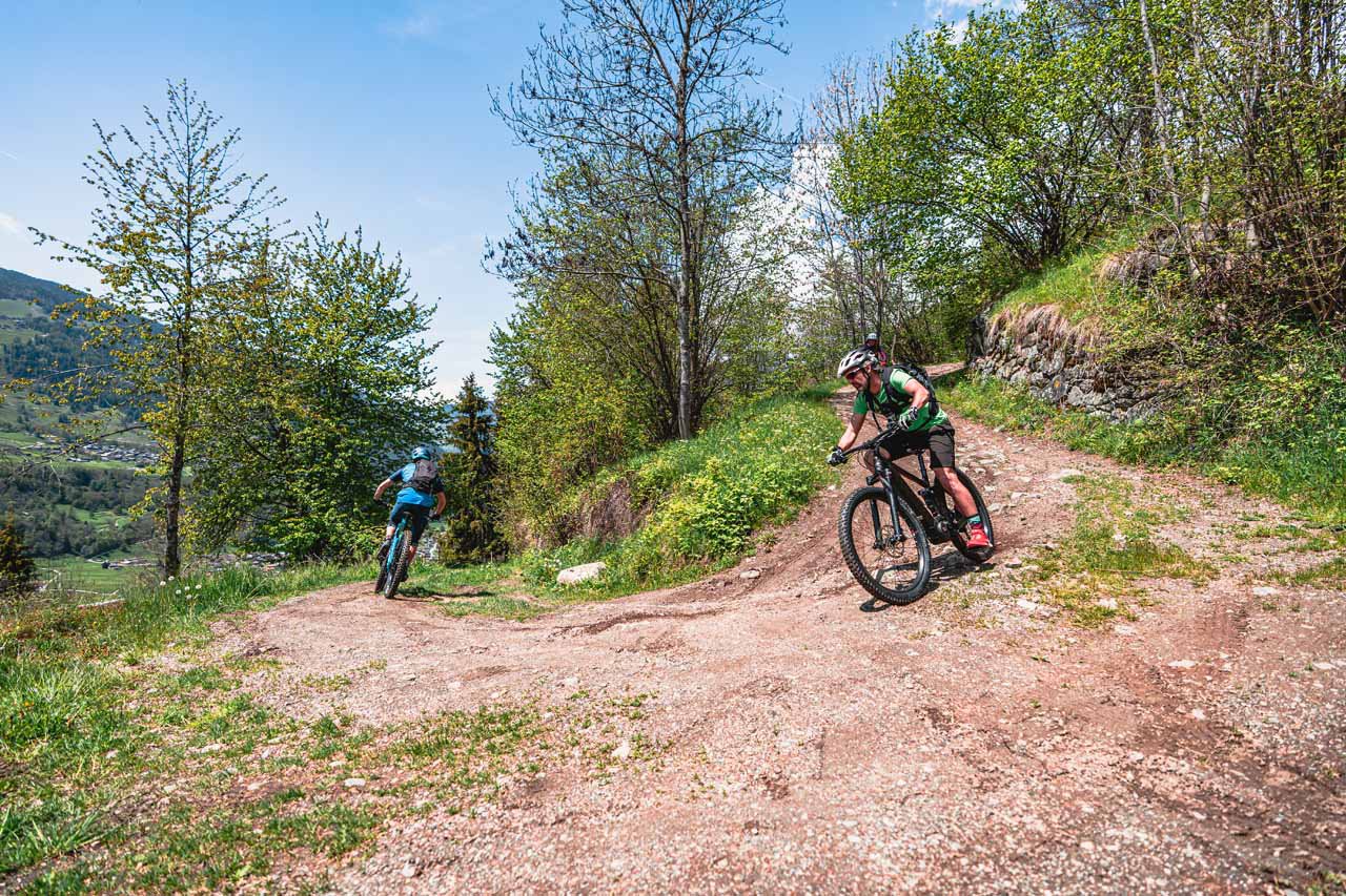 Two people mountain biking in verbier