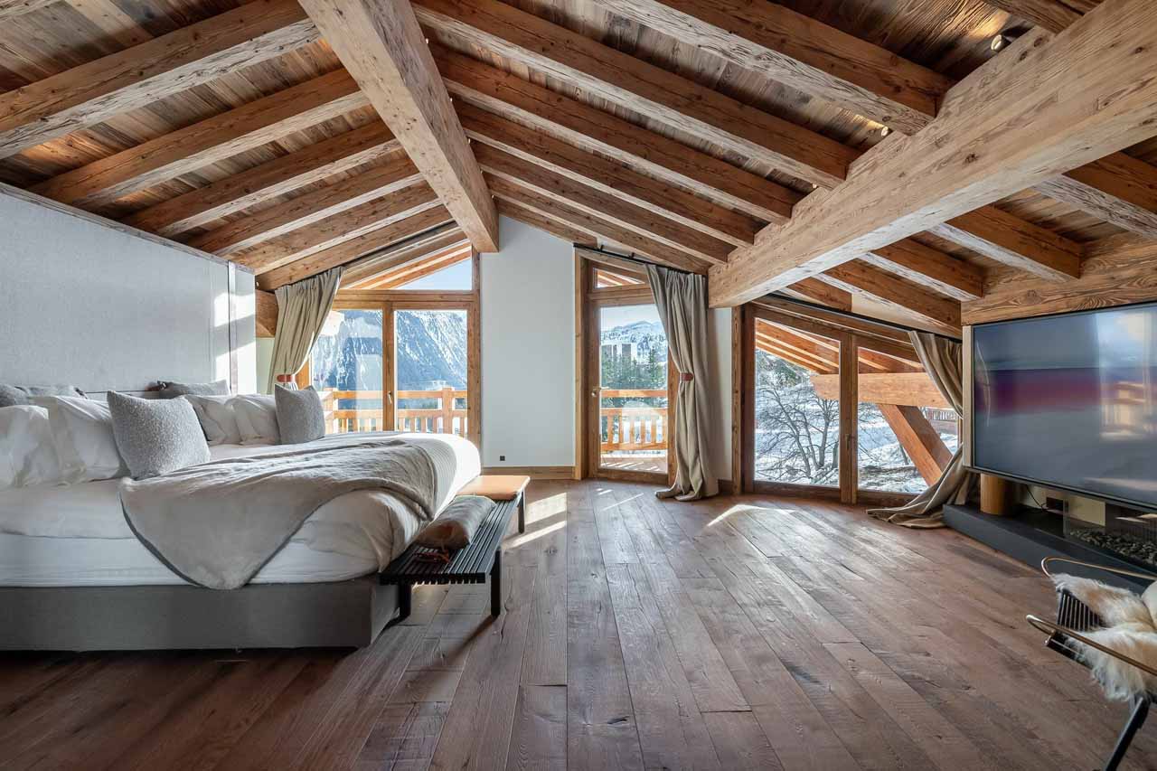 Master suite at Chalet Les Bruxellois in Courchevel 1850