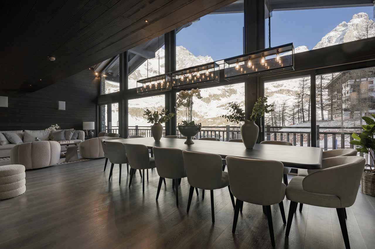 Dining area at Chalet Il Gufo in Cervinia