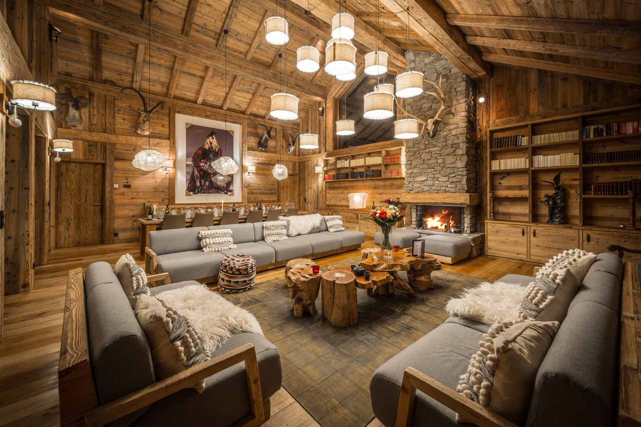 Open plan living and dining area at Chalet Inoko in Val d'Isere