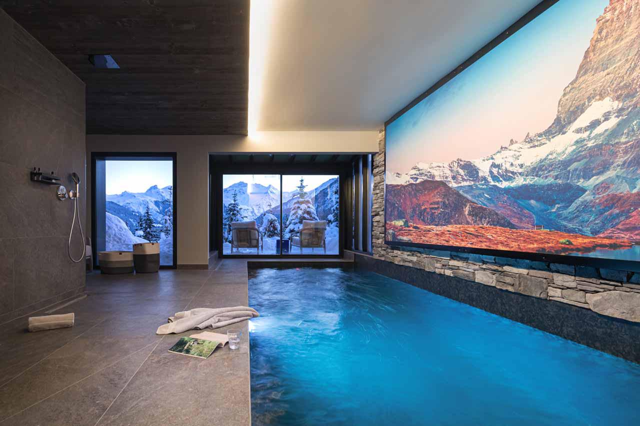 Swimming pool equipped with counter-current swimming at Chalet Kandahar in Courchevel 1550