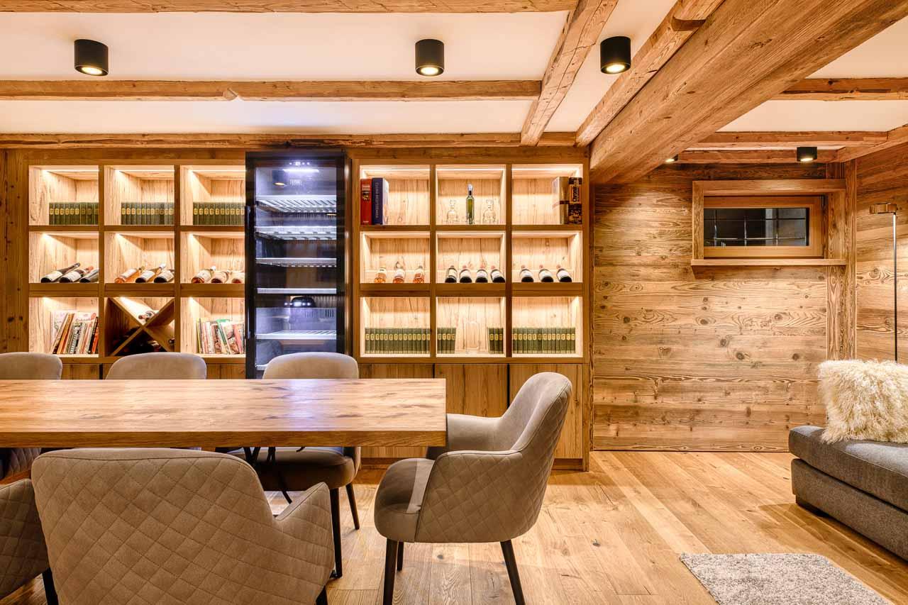 Bar and wine tasting room at Chalet Lilly in Zug
