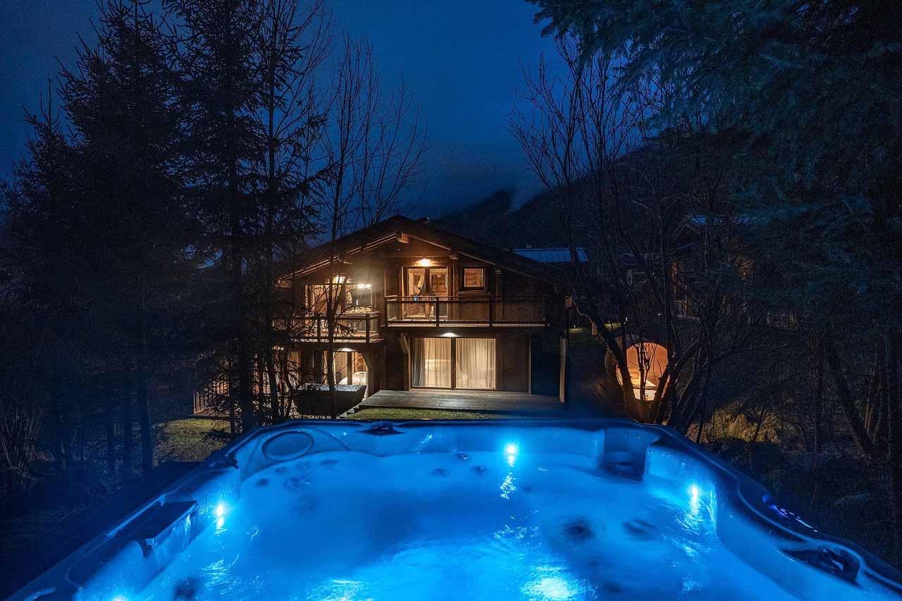 Hot tub and exterior of Chalet Lupa, Chamonix