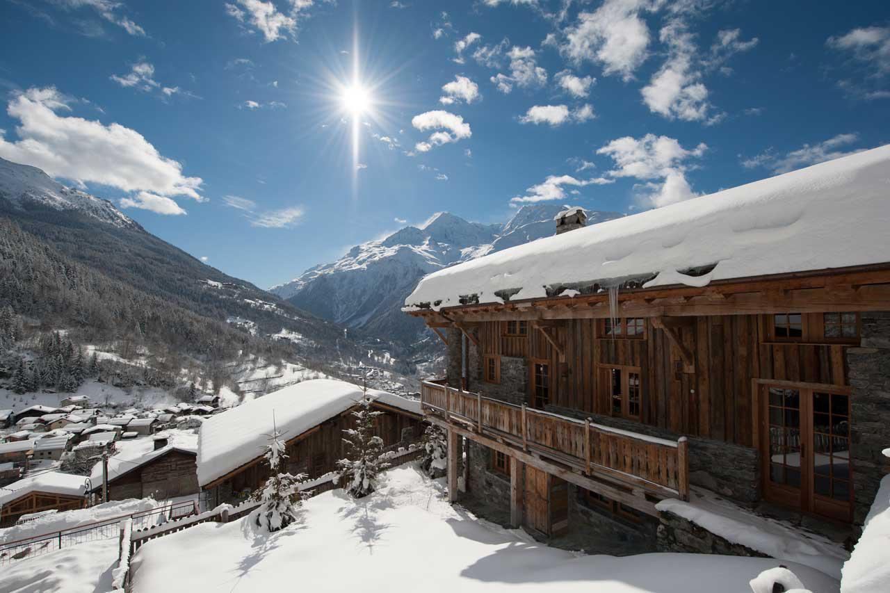 Exterior of Chalet Pelerin in Le Miroir