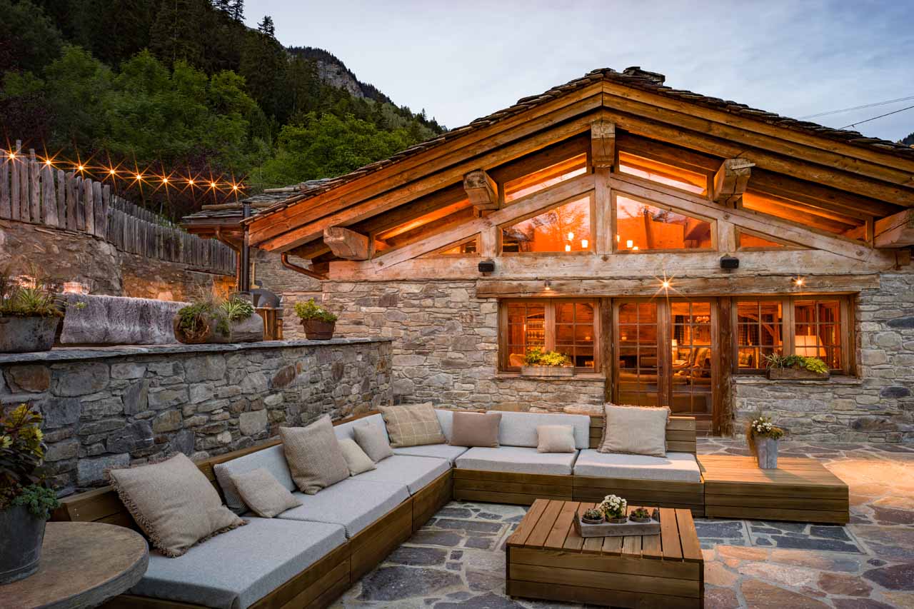Furnished terrace at Chalet Pelerin in Le Miroir