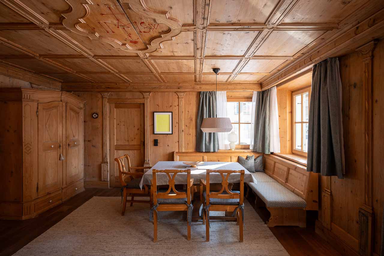 Dining table at Chalet Toda in Lech