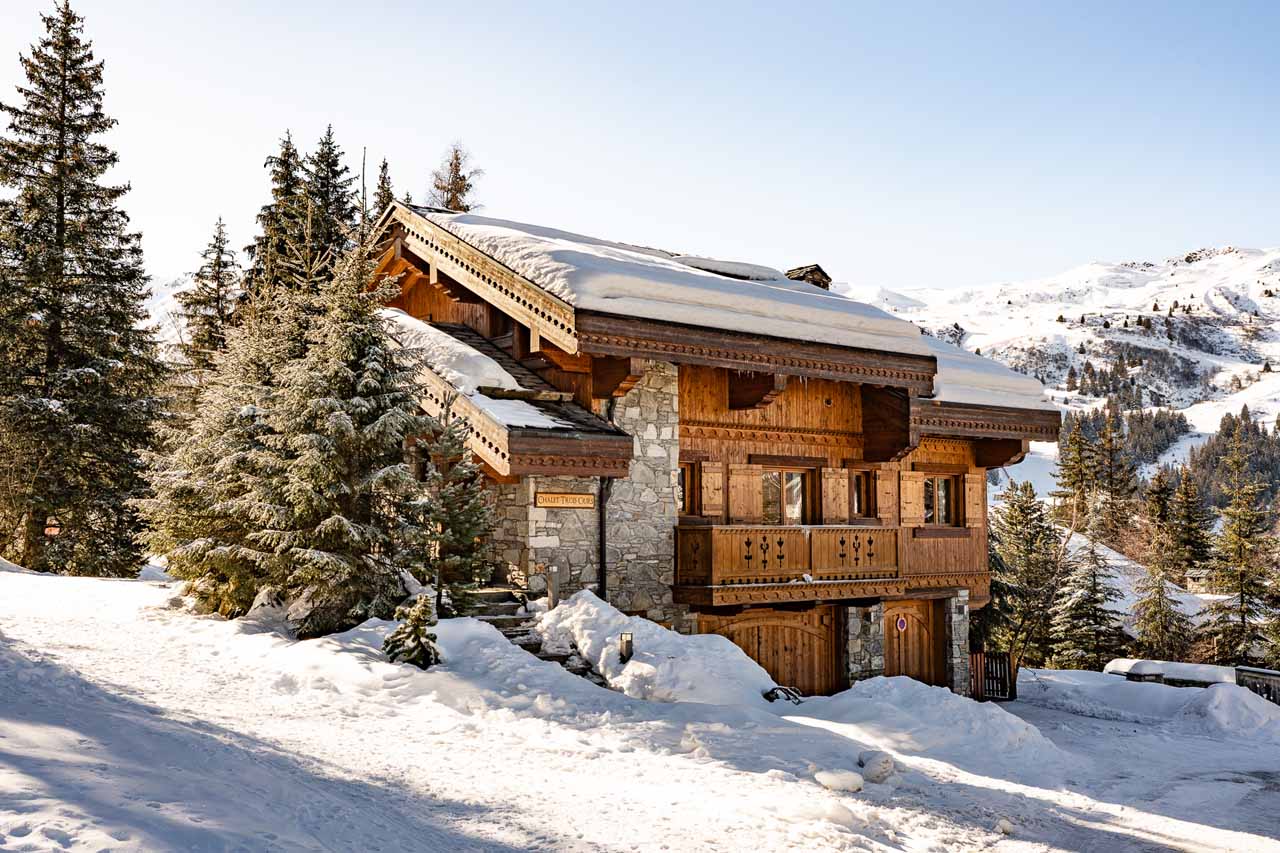 Ski-in/ski-out location of Chalet Trois Ours in Meribel