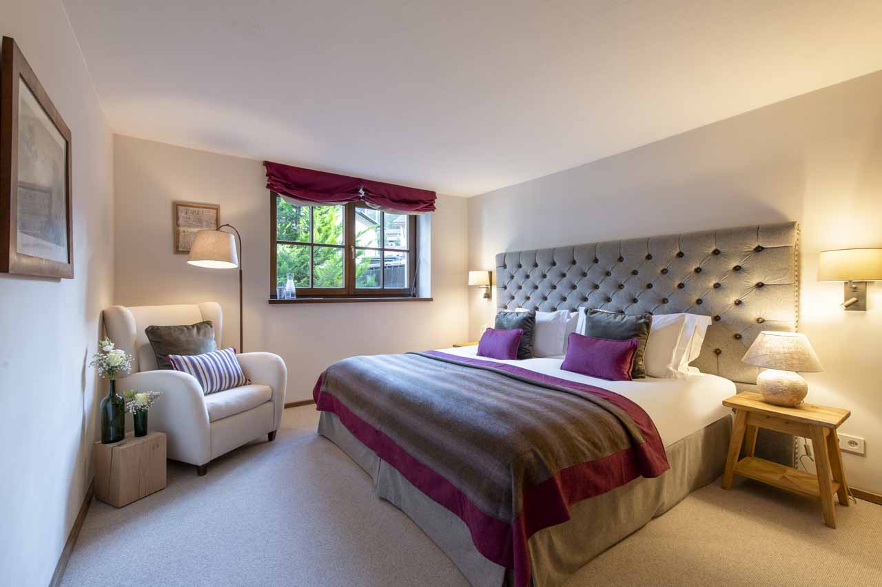 Bedroom two at Kikombe Lodge in St Anton