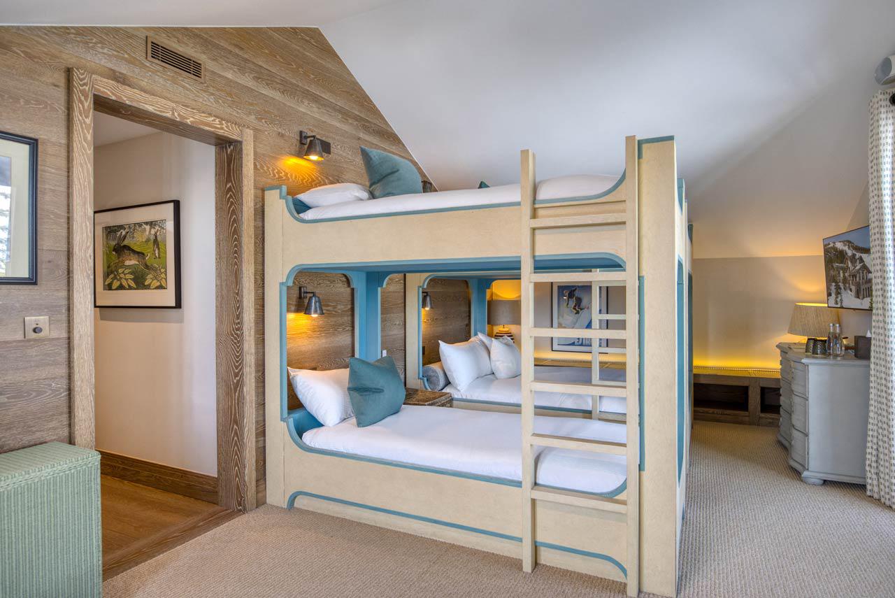 Bunk bedroom at Shemshak Lodge in Courchevel 1850