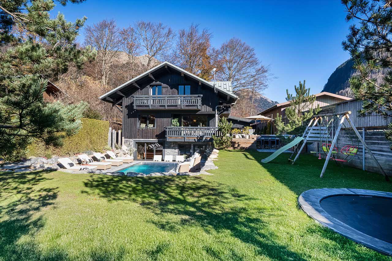 Exterior of The Bungo in Morzine in summer