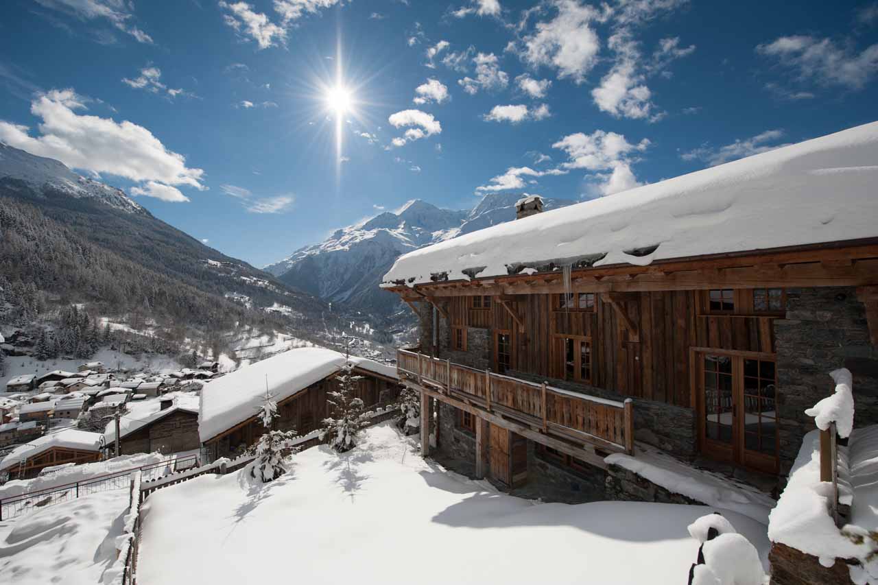Luxury ski chalet Pelerin in Le Miroir