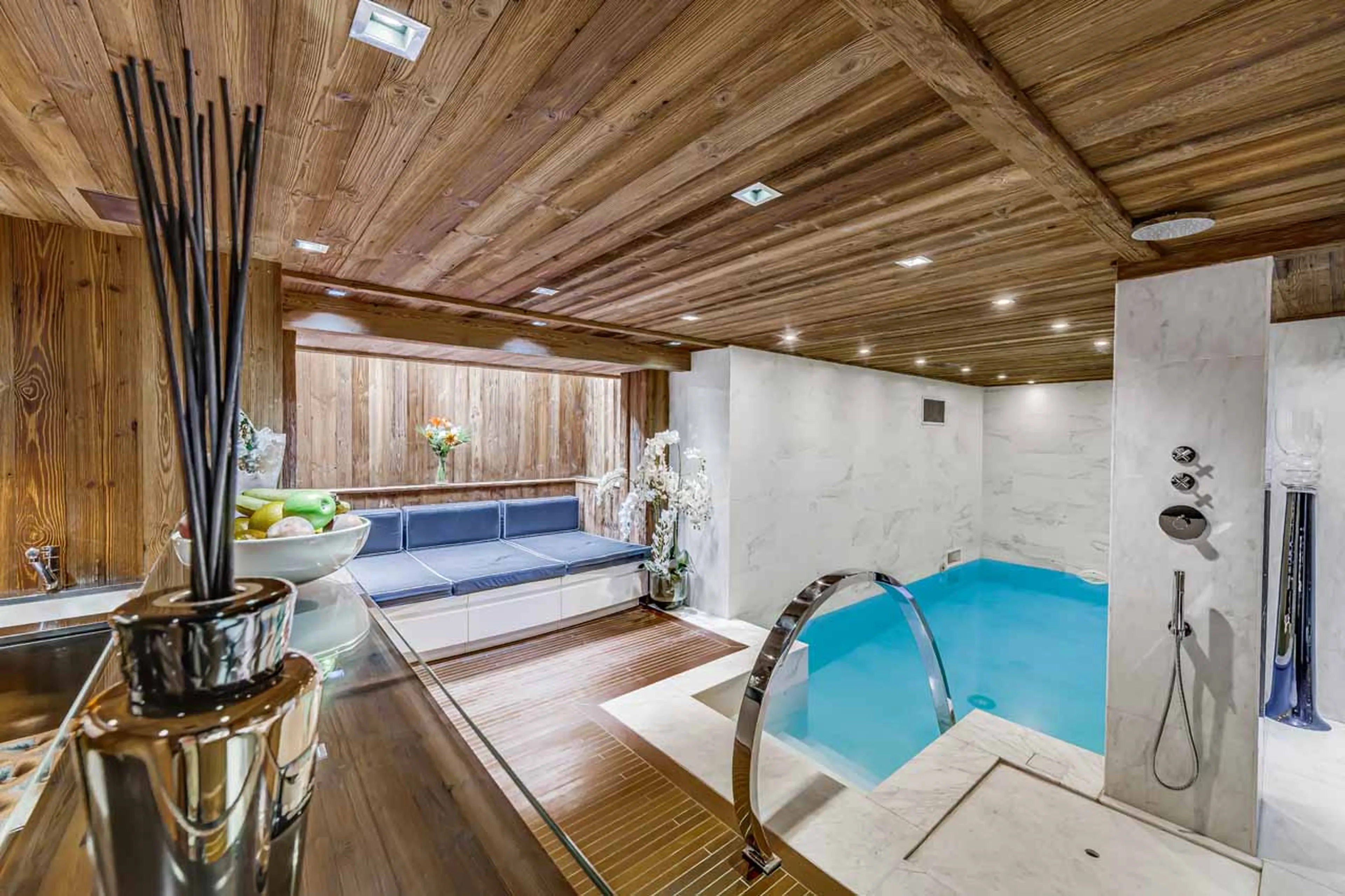 Stylish relaxation area of Chalet Carat in Courchevel 1850
