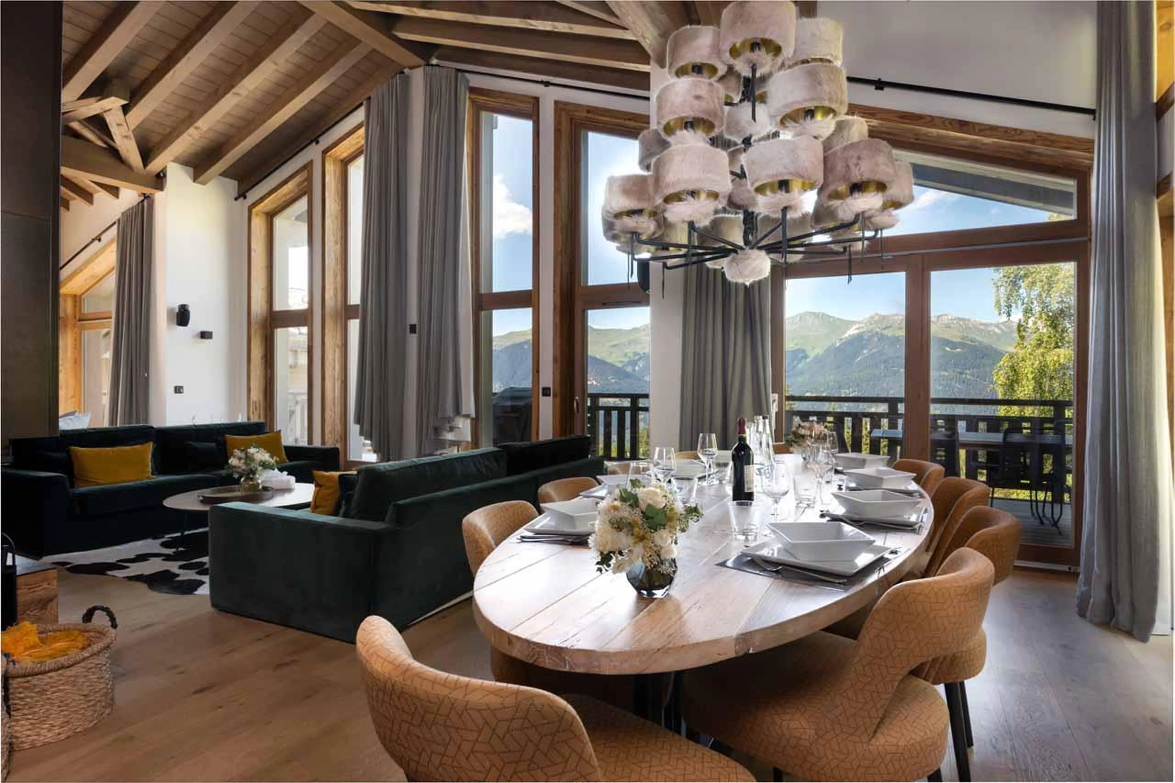 Living and dining area at Chalet Centenary in Courchevel 1650