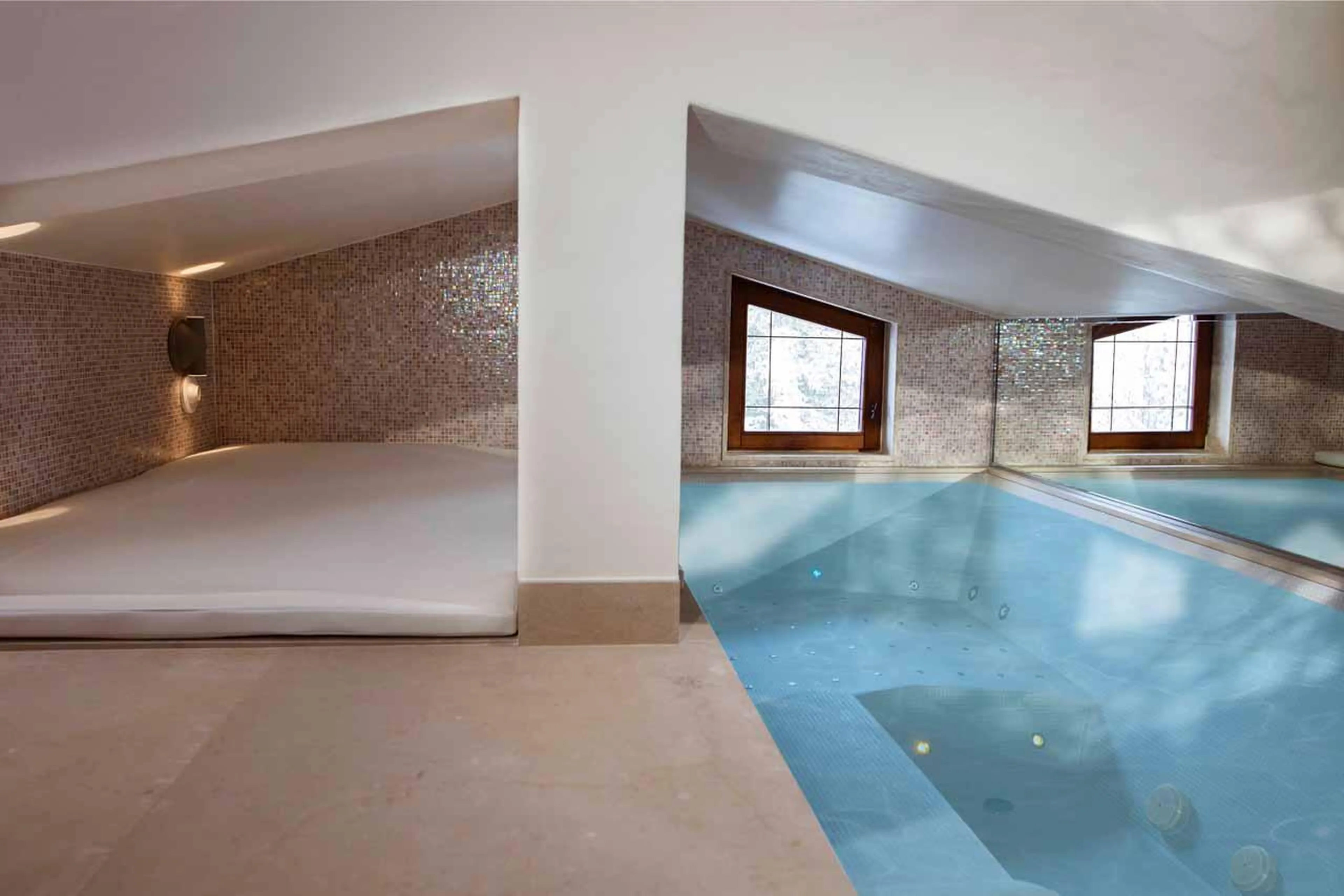 Jacuzzi in spa area of Penthouse Les Airelles in Courchevel 1850