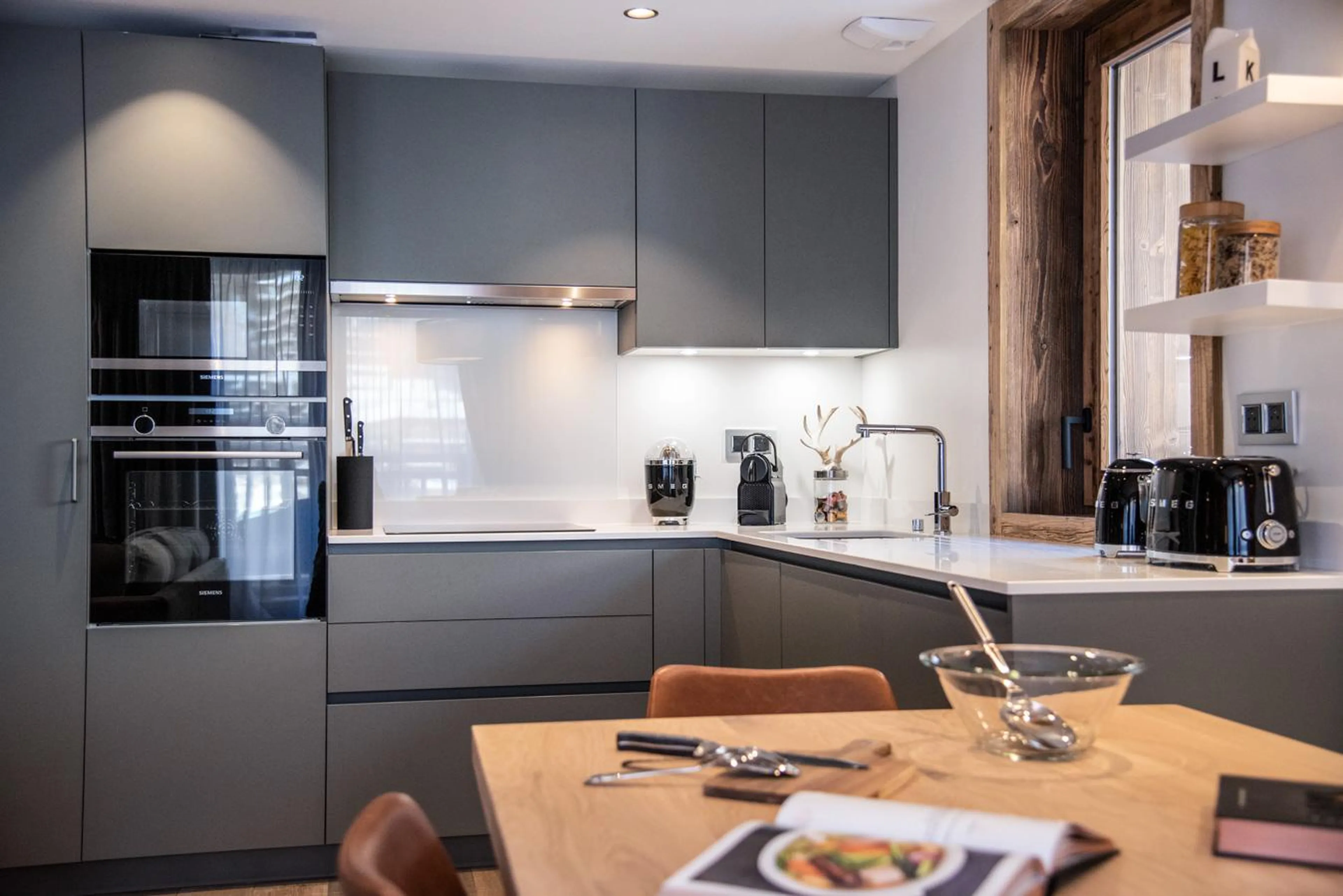 Modern kitchen in Alaska Lodge 5, Val d'Isere