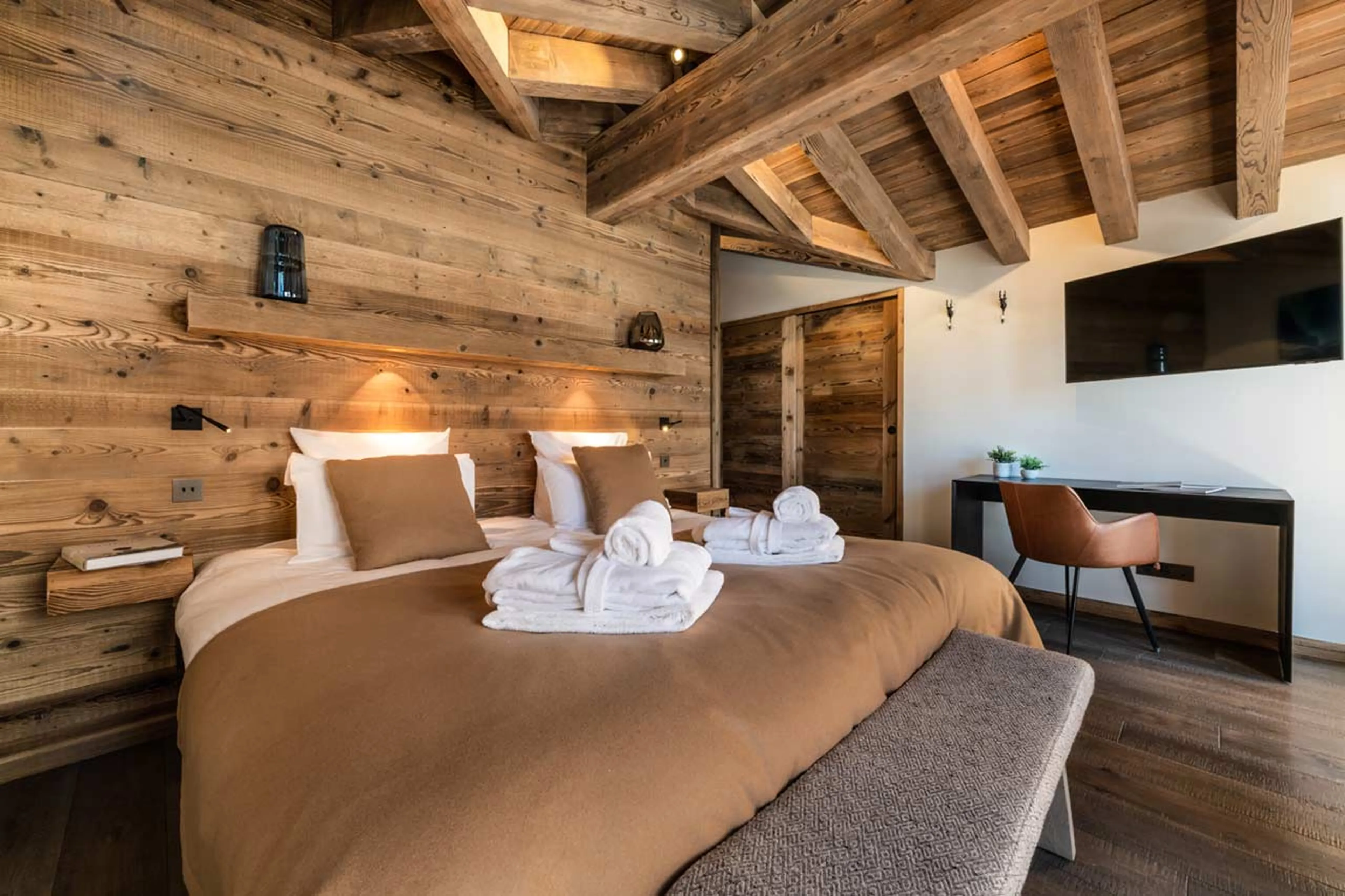 Bedroom two at Alaska Lodge 6 in Val d'Isere