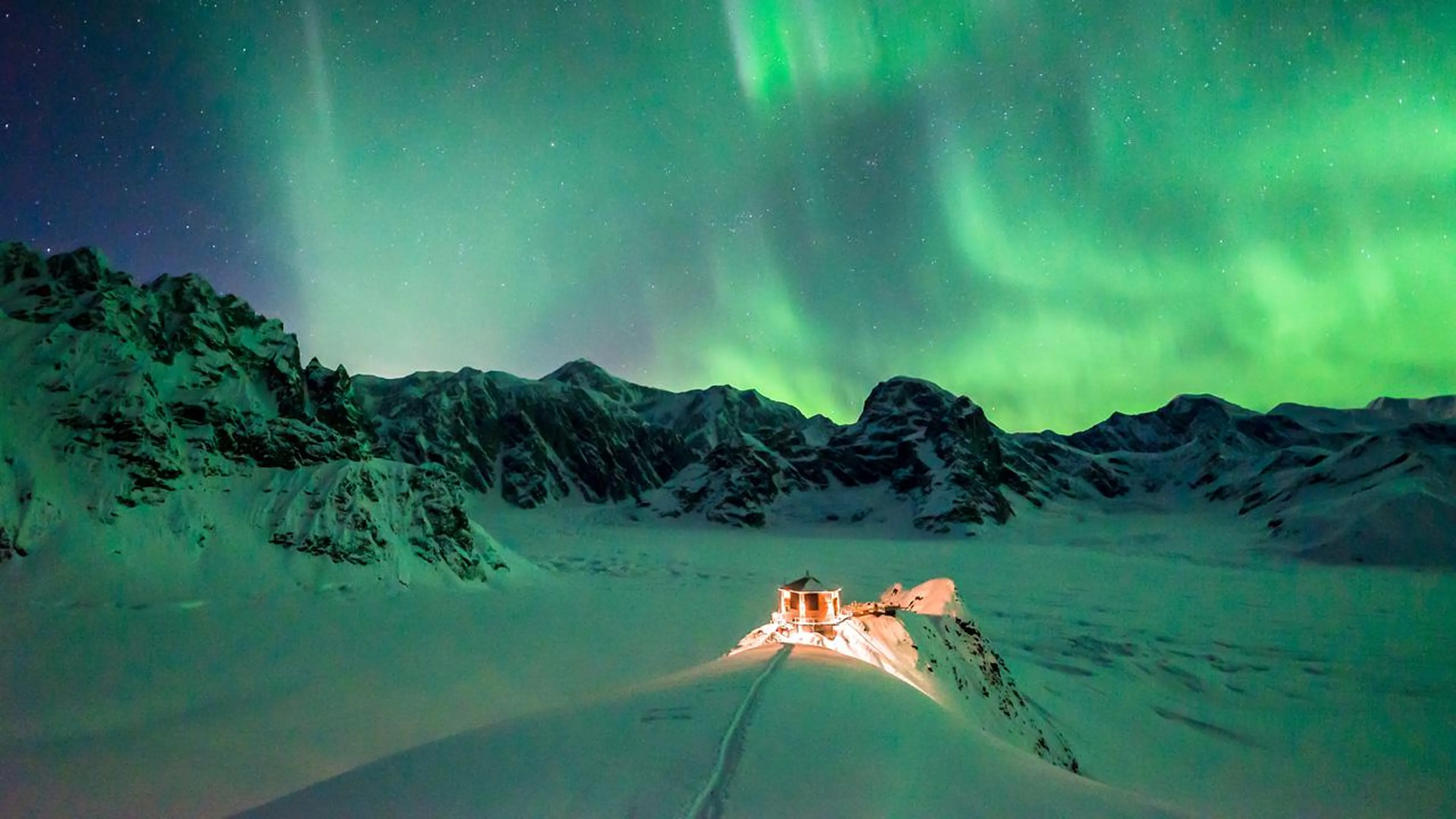 Northern Lights in Alaska at Sheldon Chalet