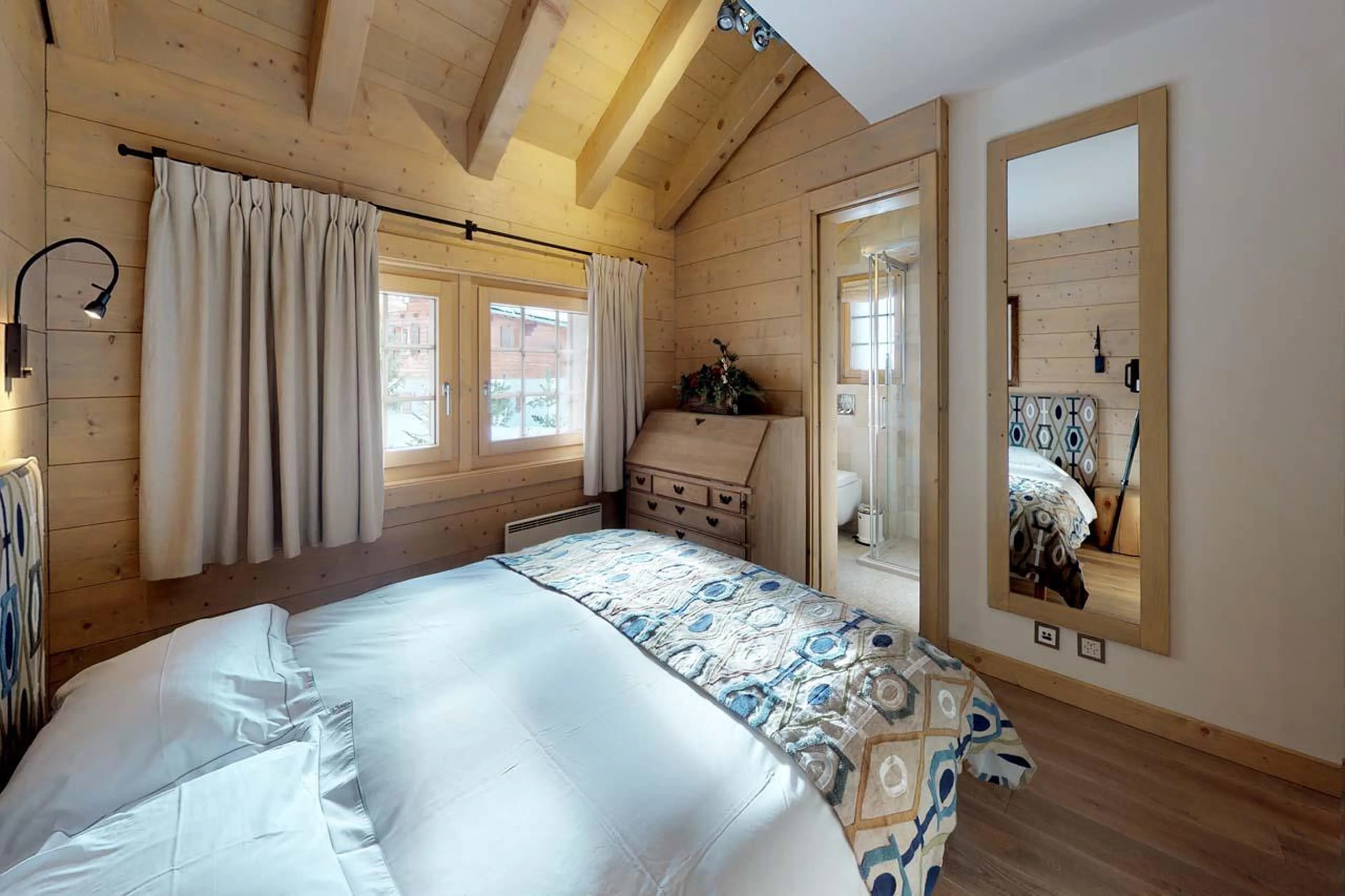 Homely bedroom with traditional alpine feel at Chalet Albert-Luc in Verbier