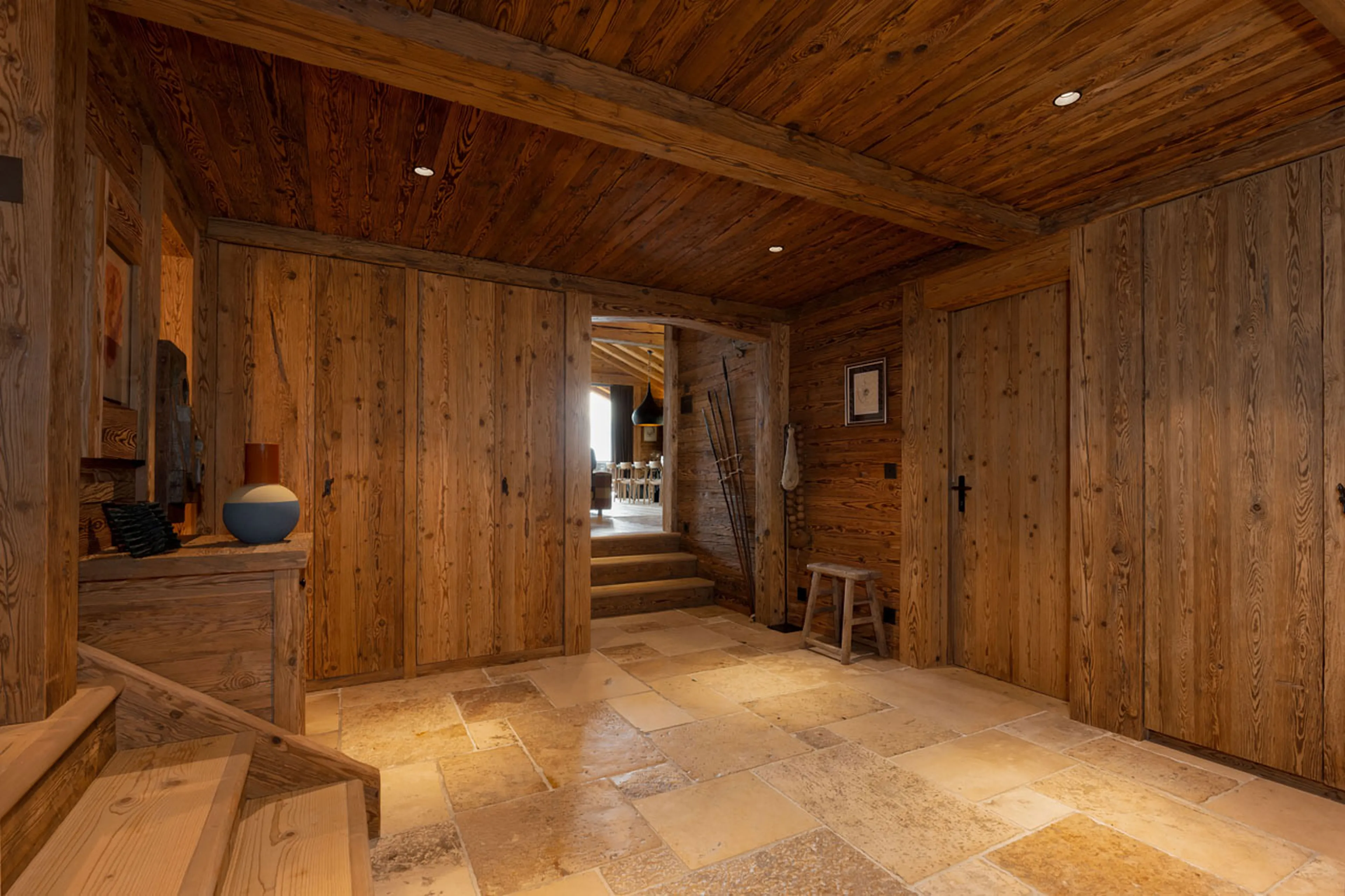 Spacious entrance hall at Alex Penthouse in Verbier
