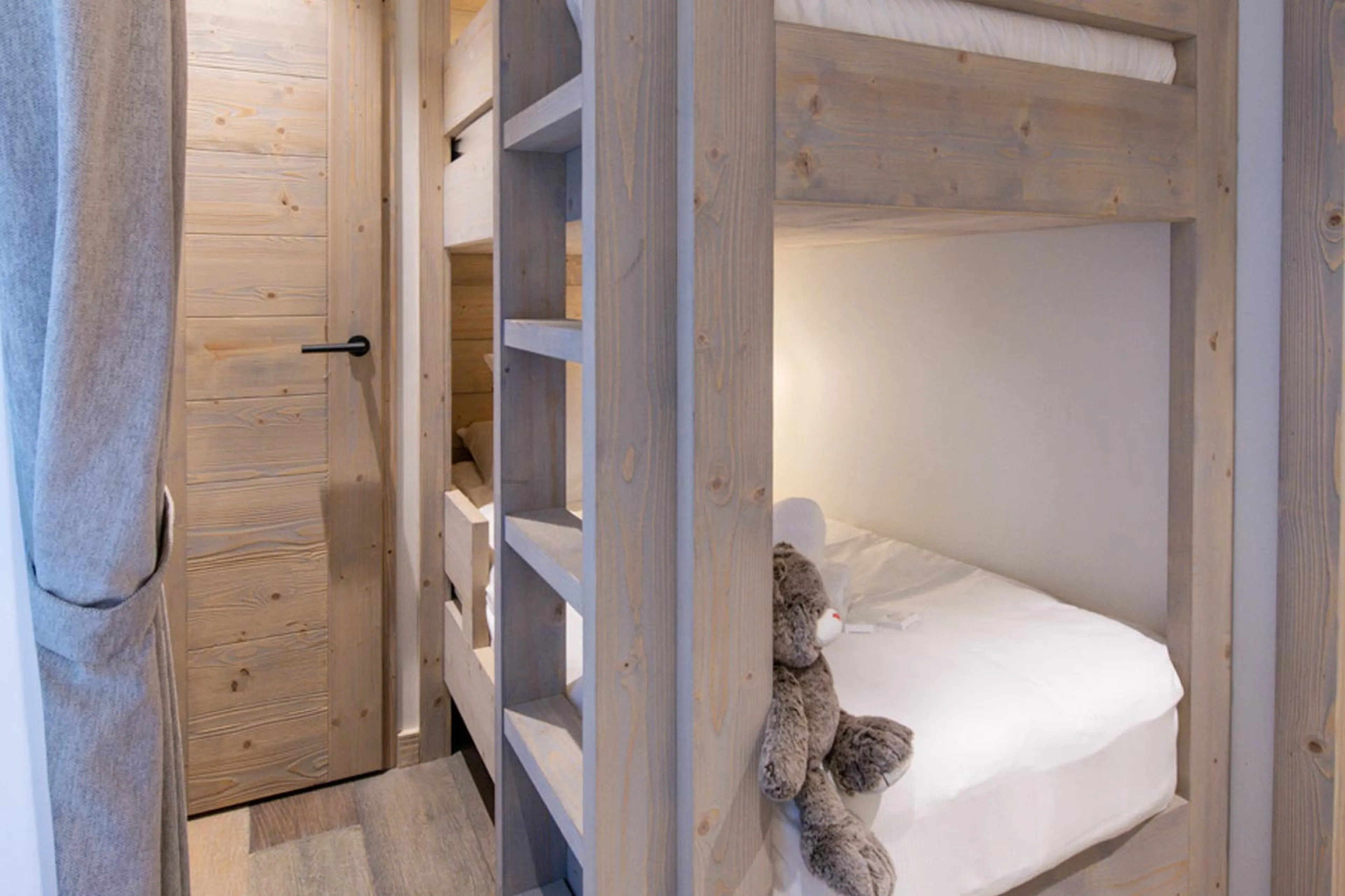 Bunk bedroom at Alaska Lodge 1 in Val d'Isere