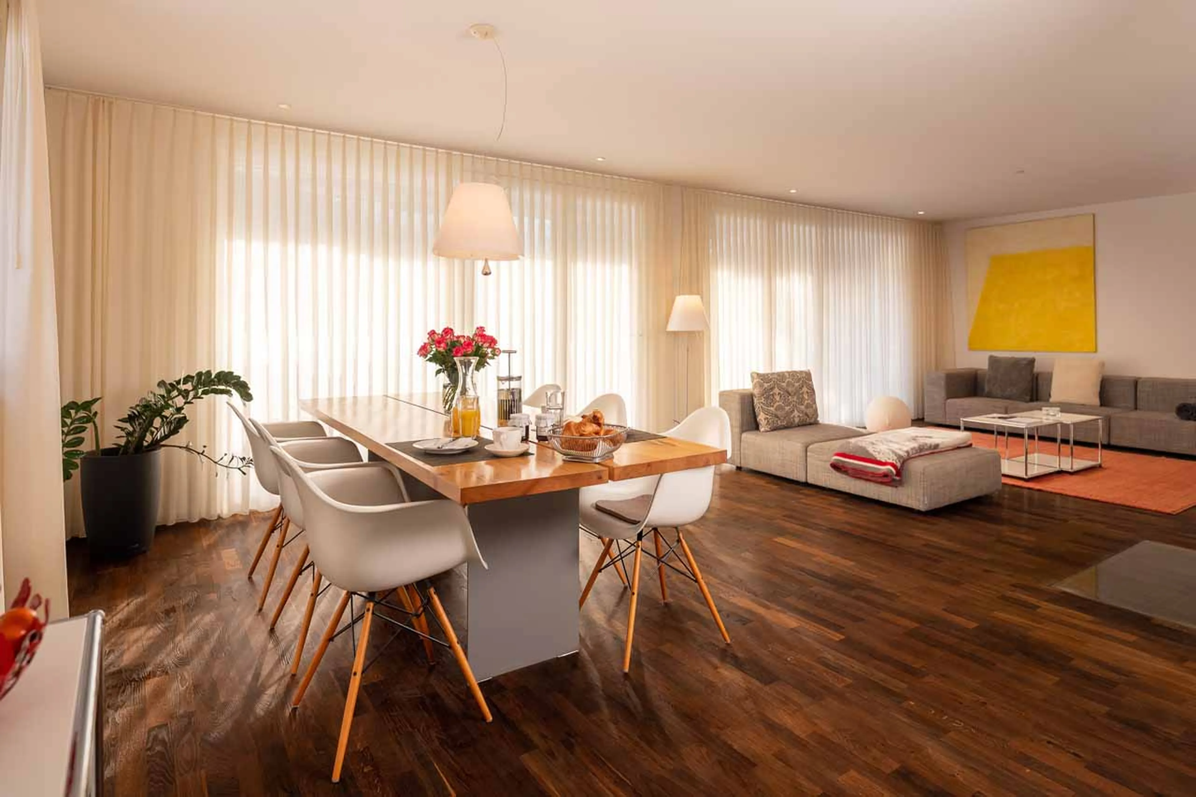 Dining table at Apartment Altesse 1 in Zermatt