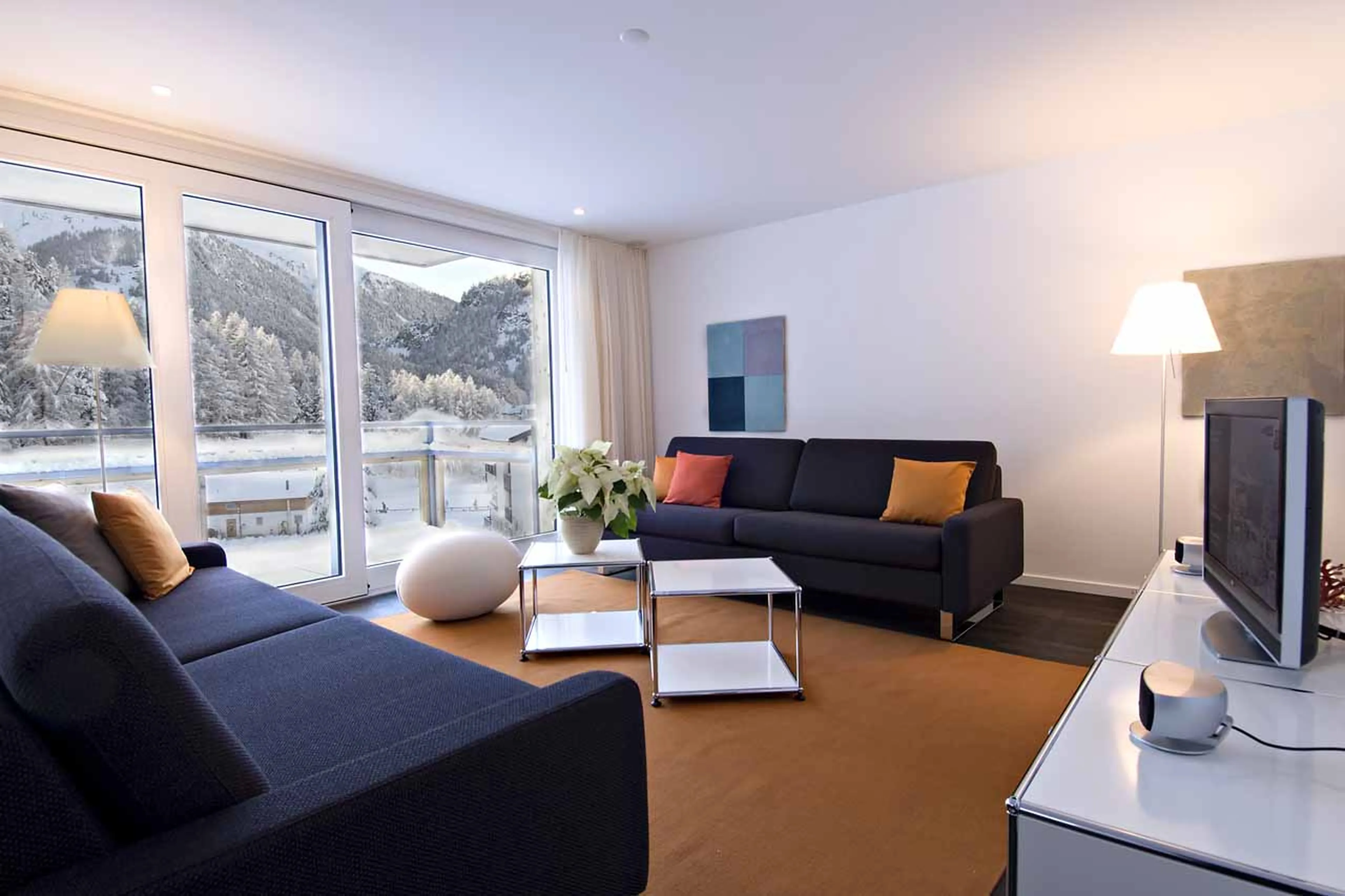 Open plan living area at Apartment Altesse 3 in Zermatt