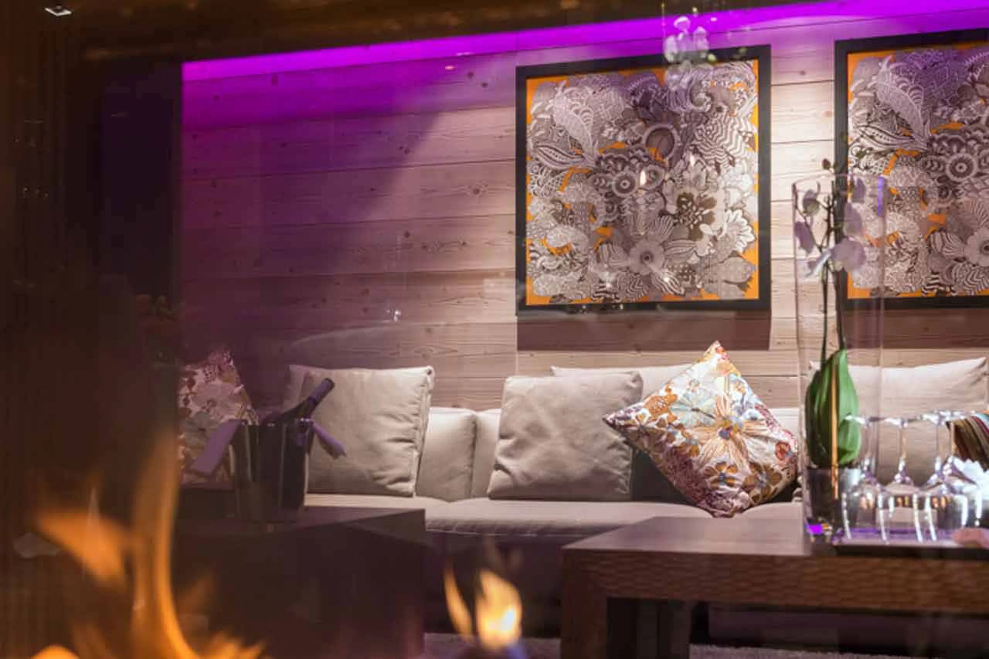 Elegantly decorated living space in Apartment Amethyst in Courchevel 1850