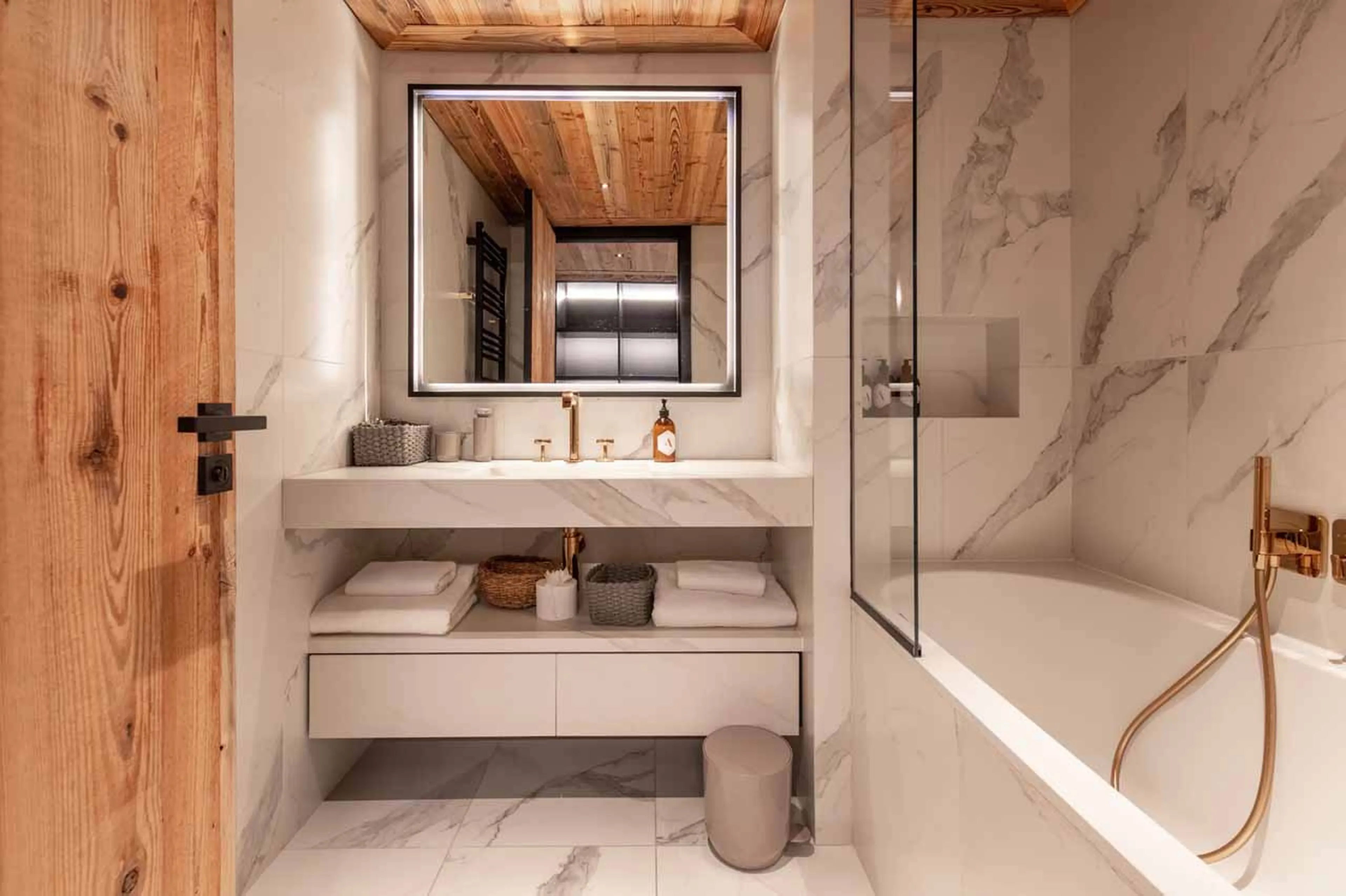 Bedroom 2 en-suite at Apartment Antares Sirius 401 in Meribel