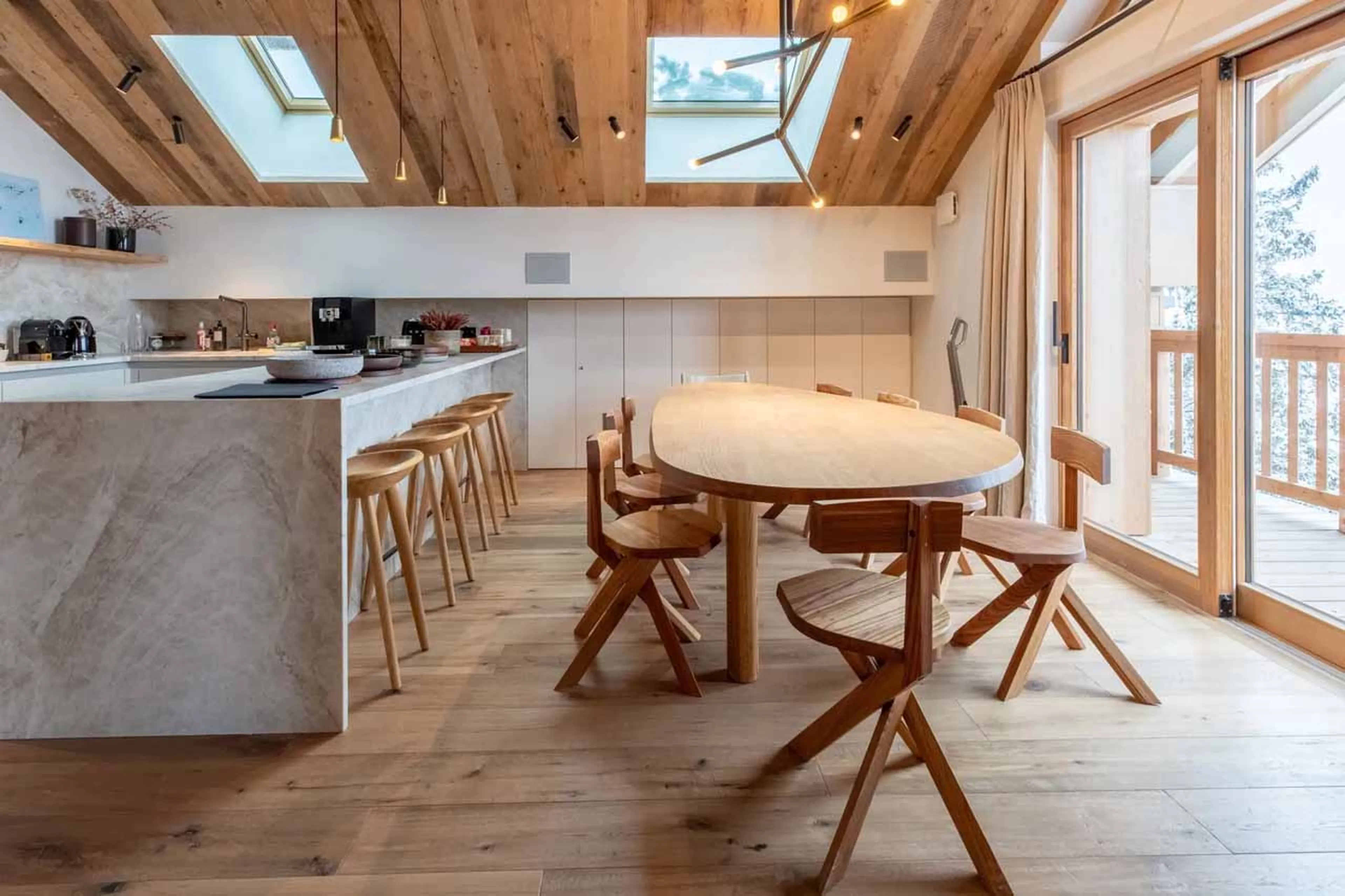 Kitchen table at Apartment Antares Ursa 501 in Meribel