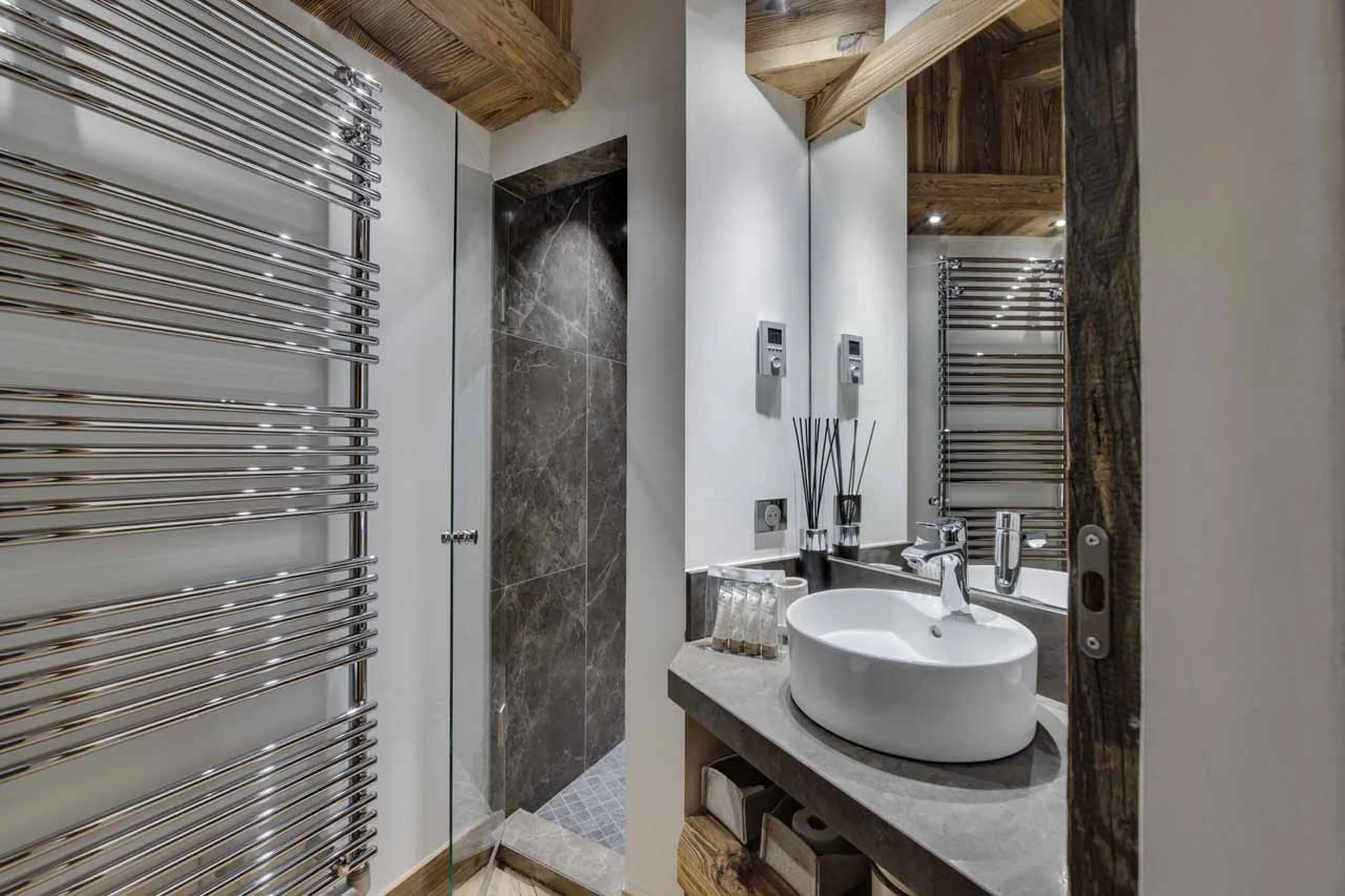 Bathroom five at Chalet Artemis in Val d'Isere