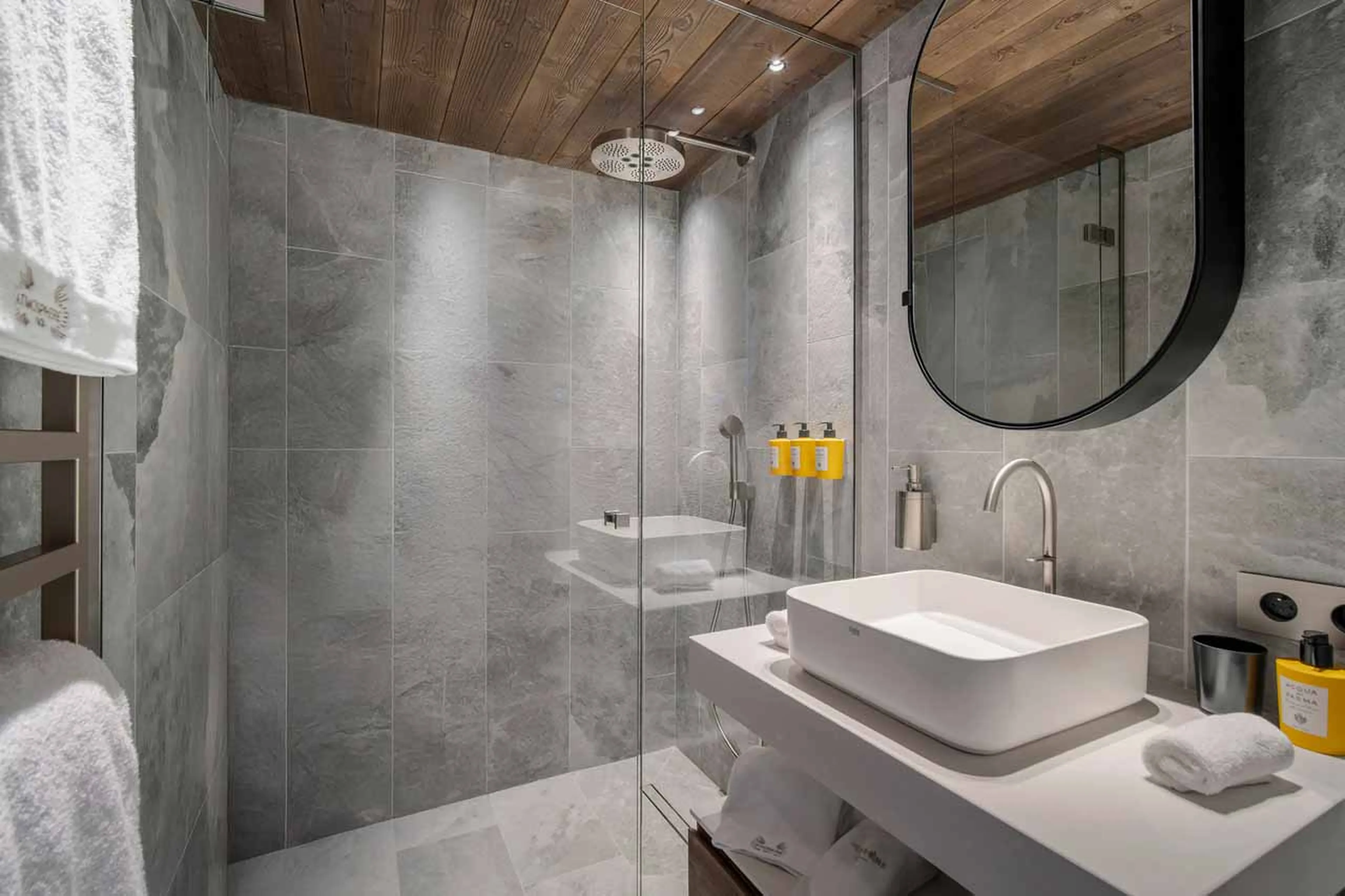 Bedroom 3 ensuite in Atmosphere Apartment 102, Courchevel 1850