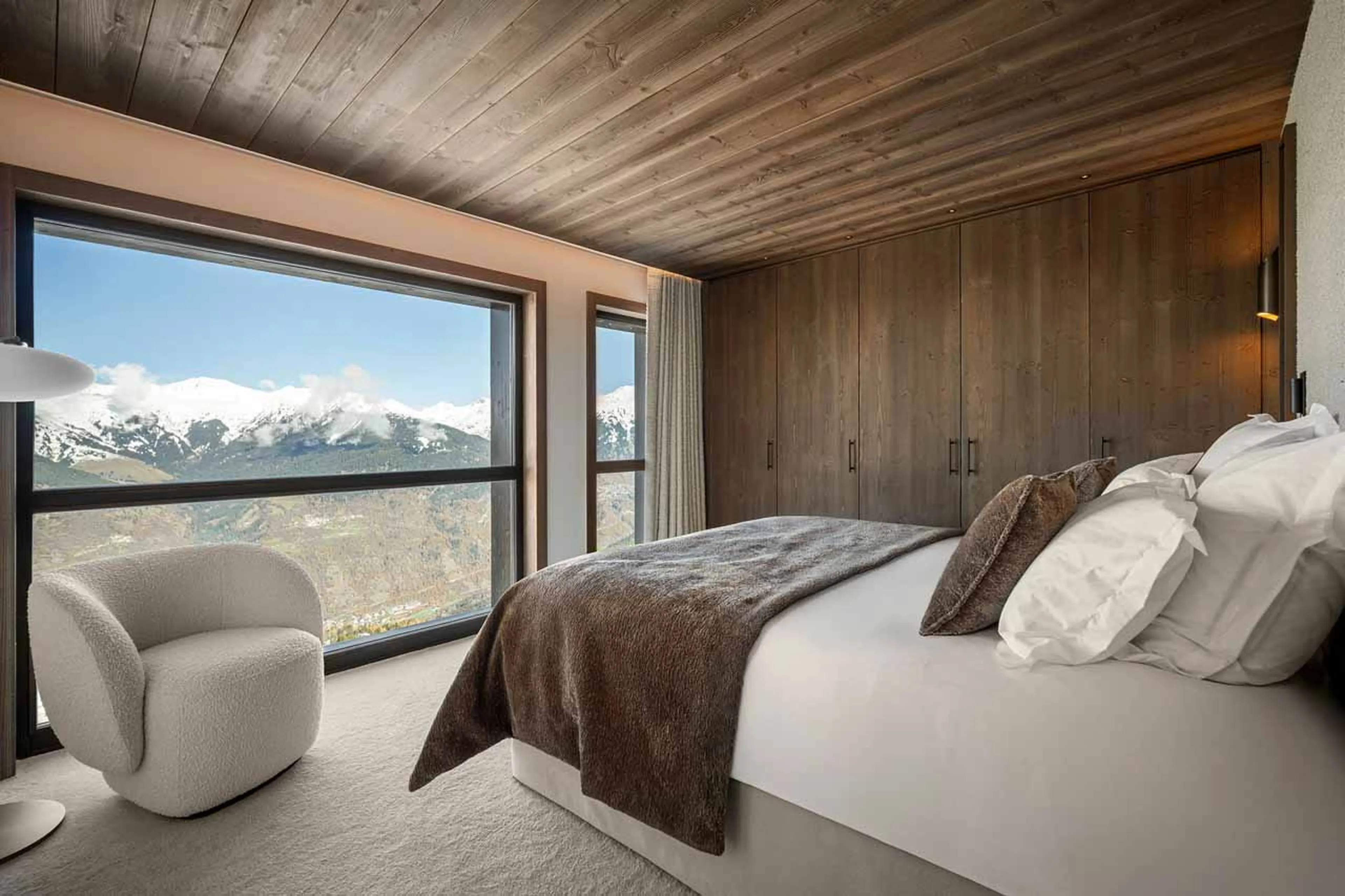 Double bedroom in Apartment Atmosphere 901, Courchevel 1850