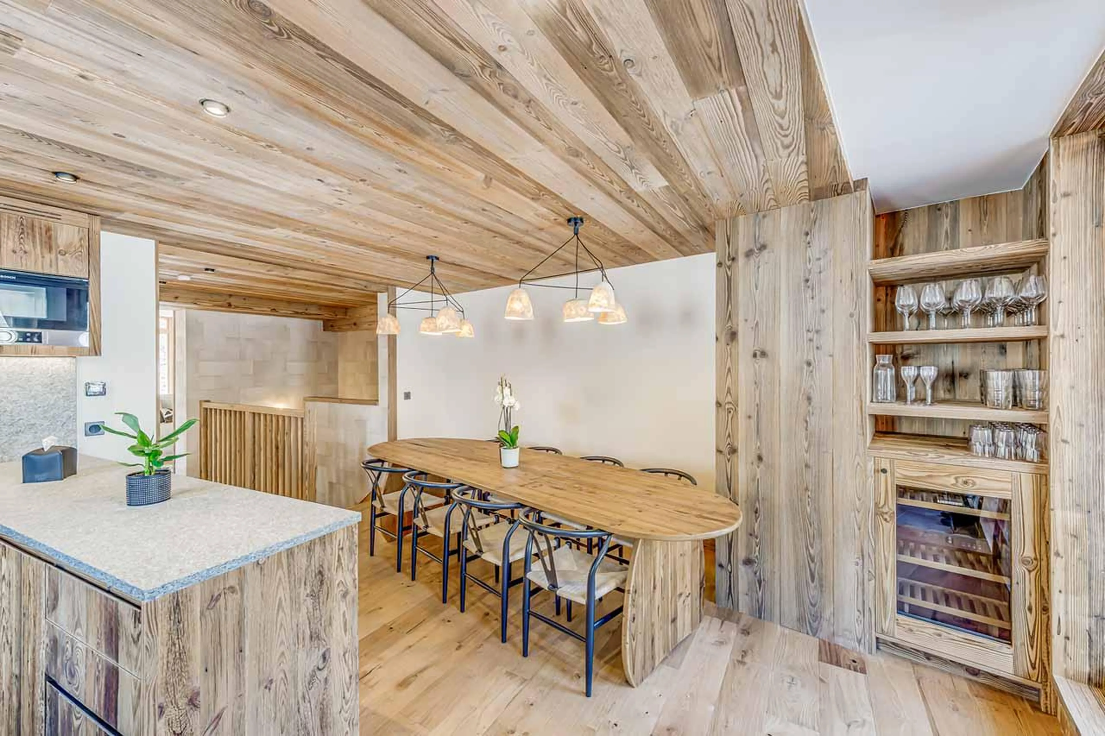 Dining table in kitchen area in Apartment Aurora, Val d'Isere