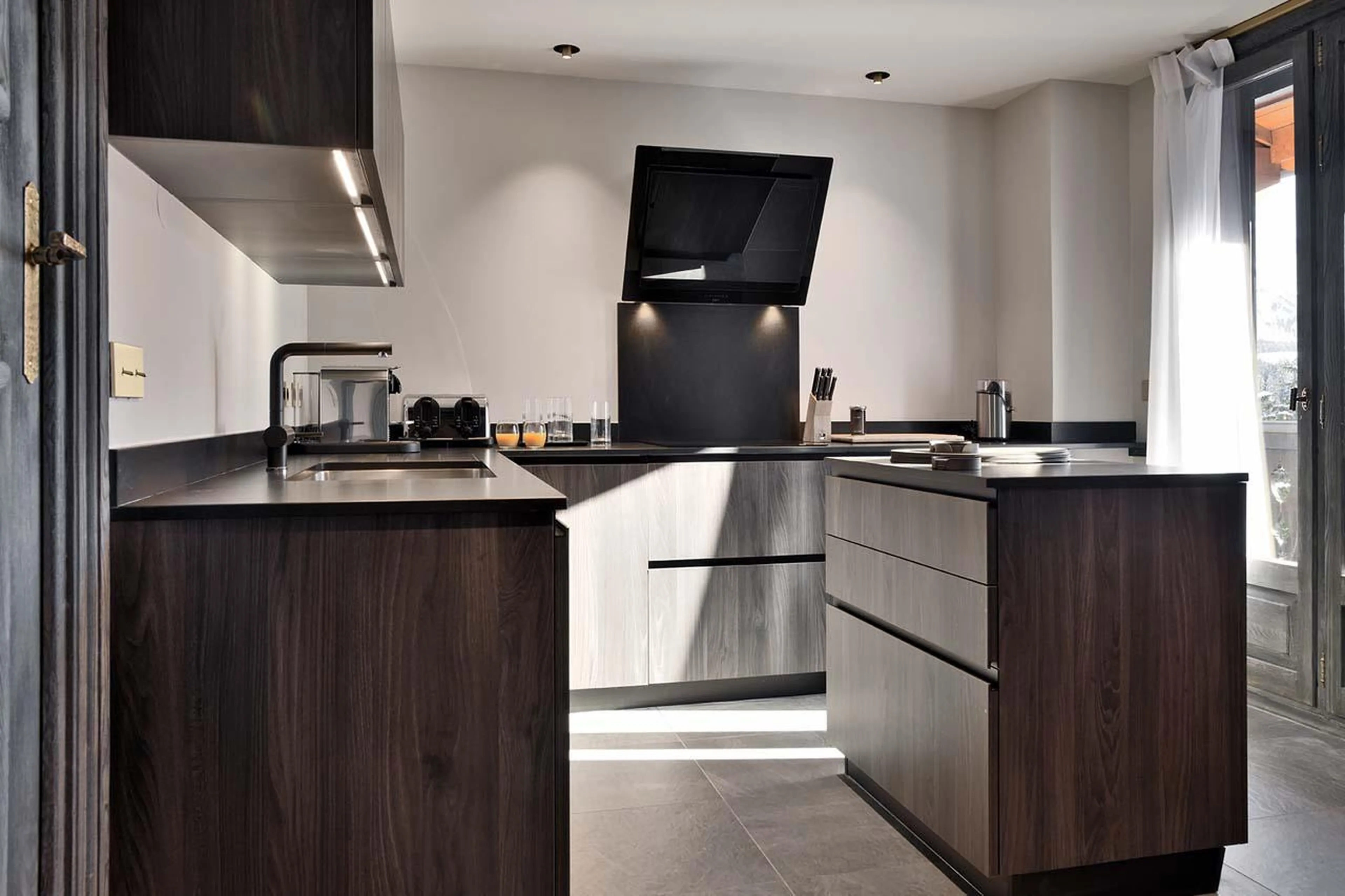 Fully equipped kitchen at Apartment Bel Air in Courchevel 1850