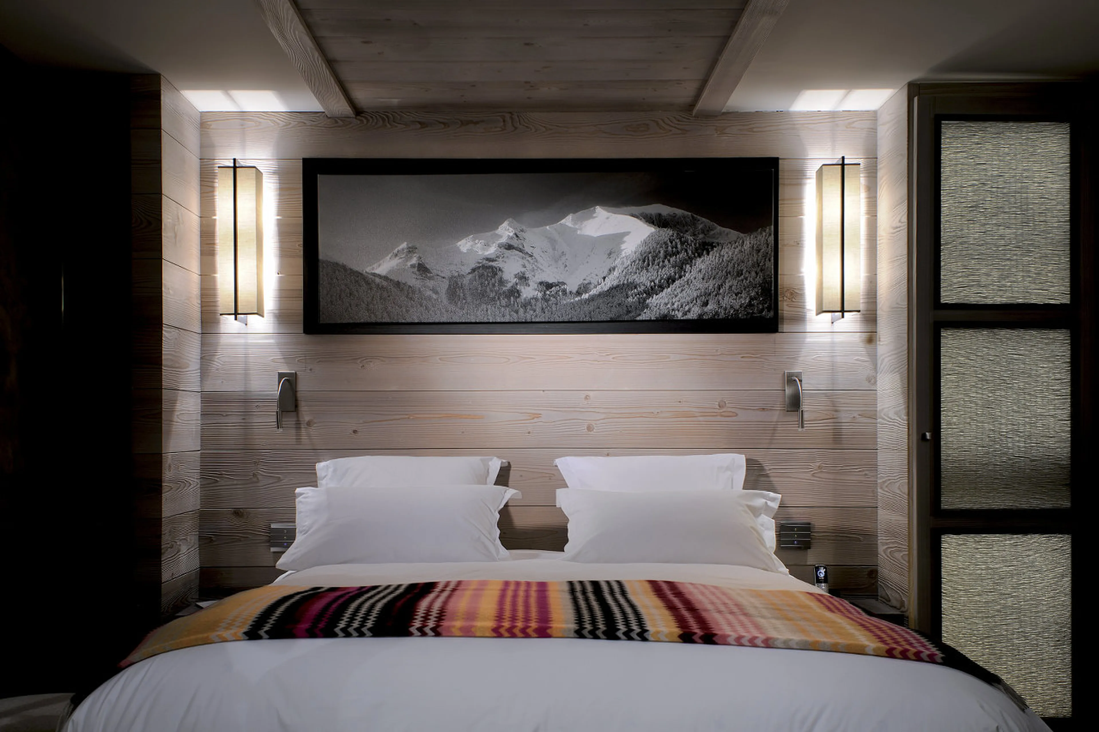 En-suite double bedroom in Apartment Beryl in Courchevel 1850