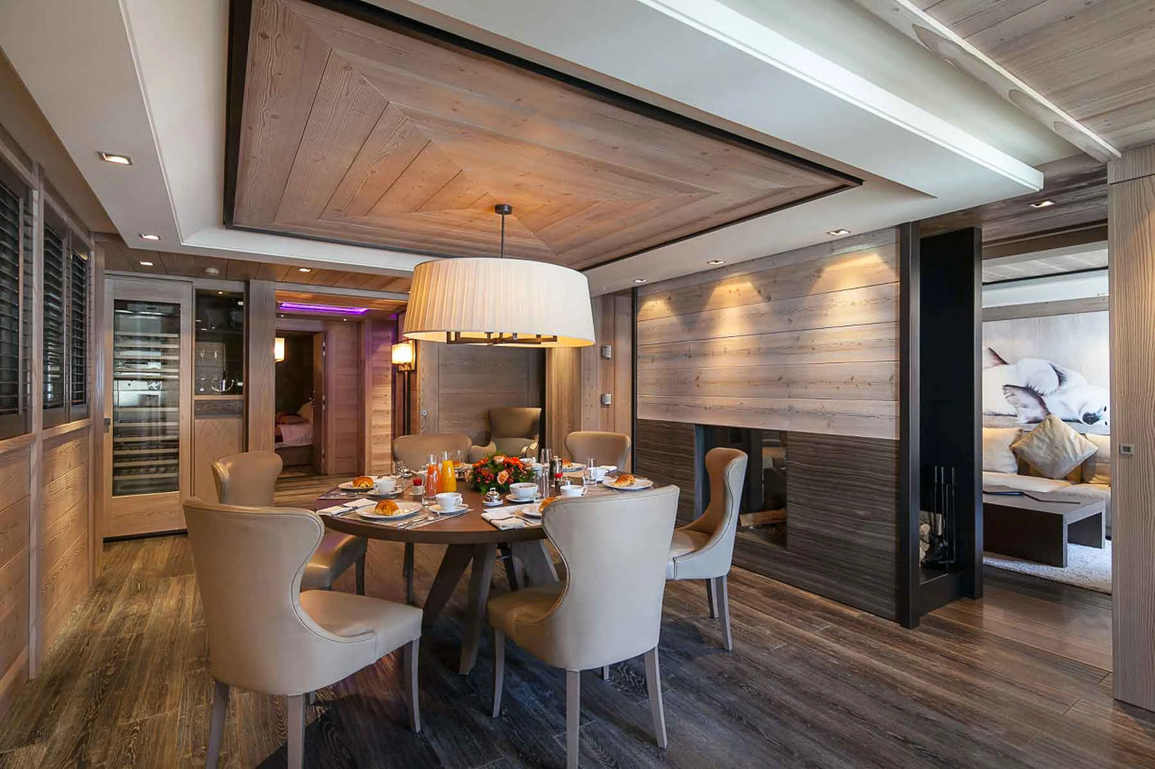 Dining area with balcony access in Apartment Beryl in Courchevel 1850
