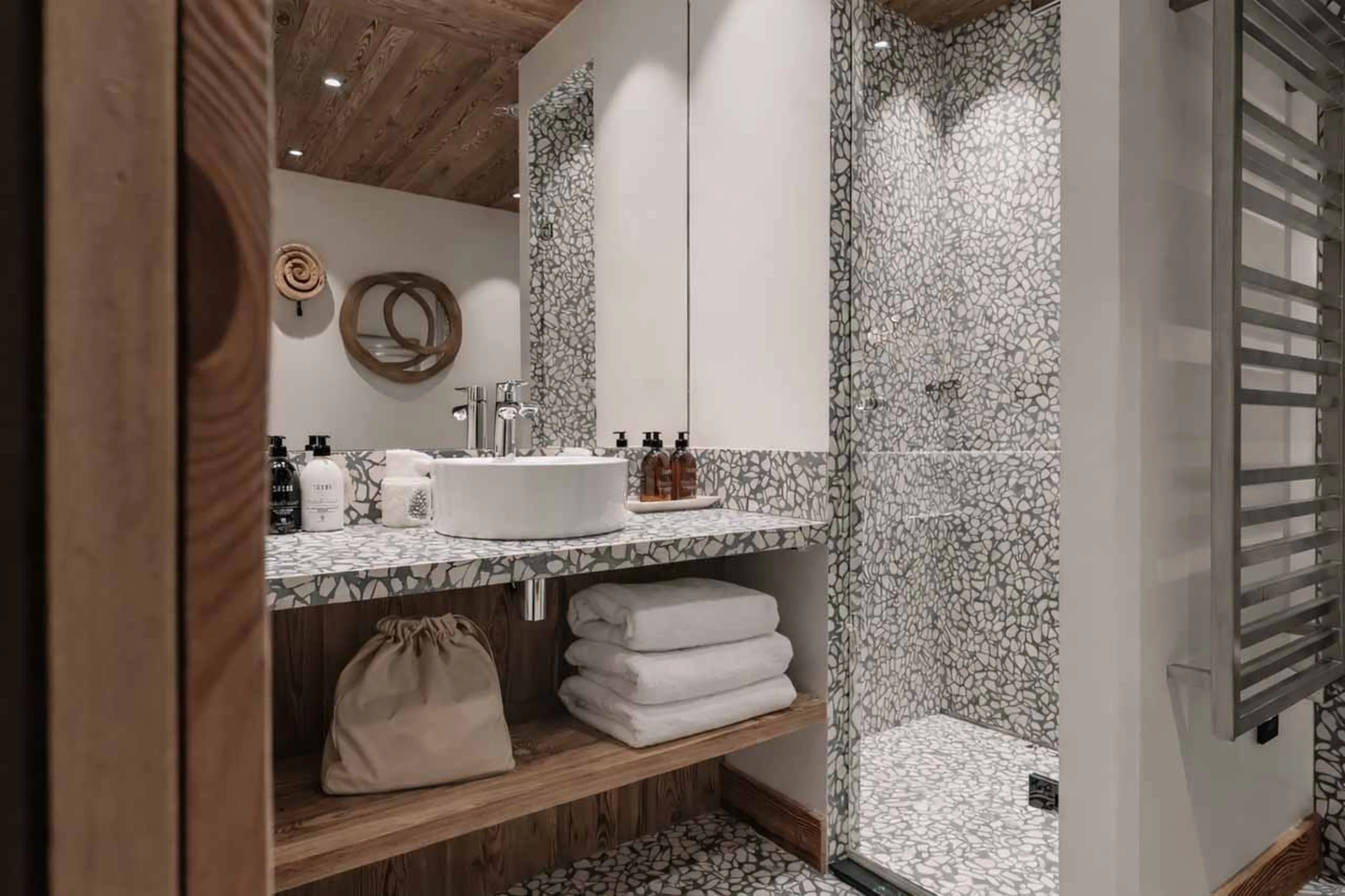 Bedroom 5 en-suite at Apartment Best View inVal d'Isere