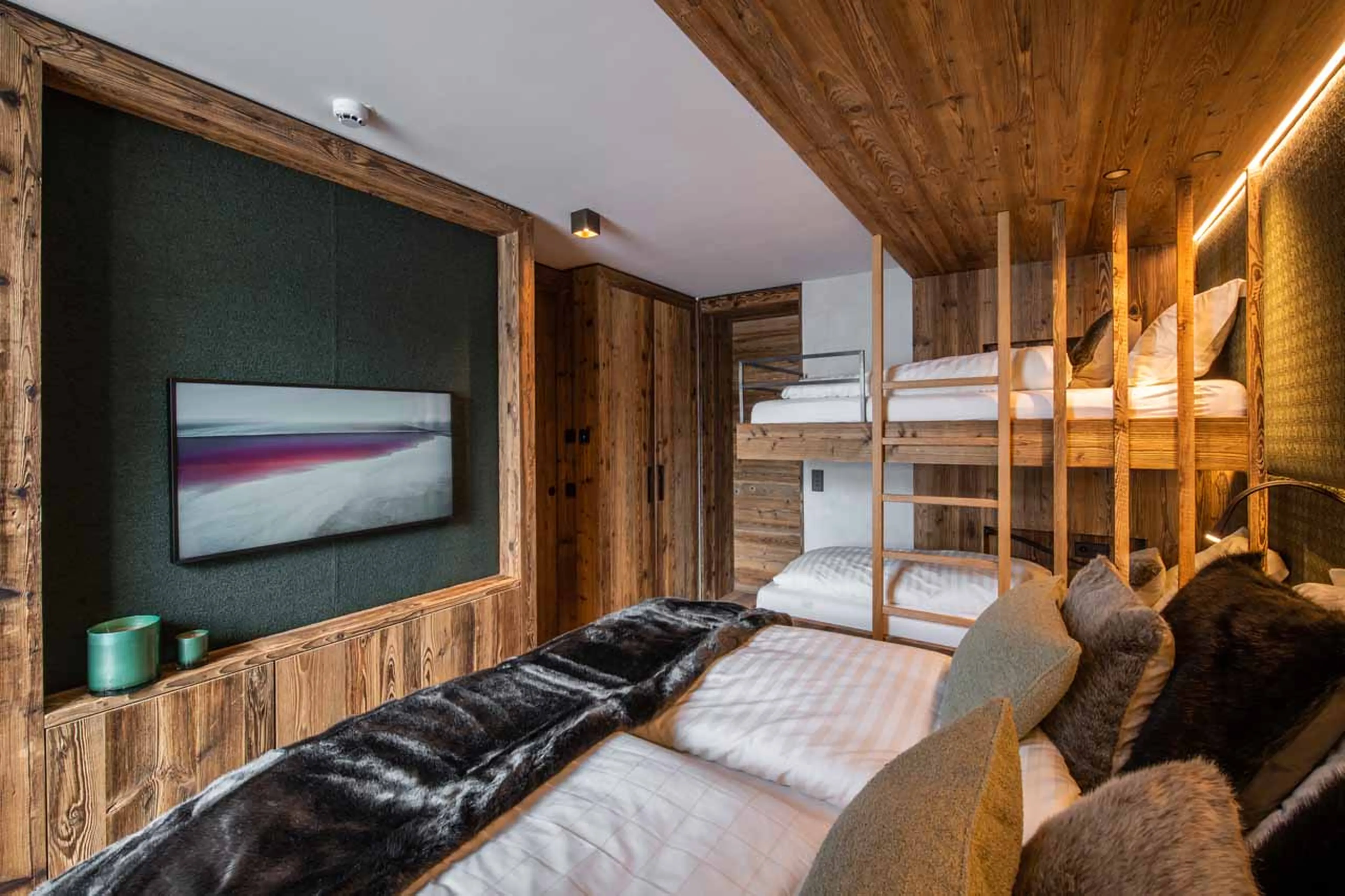 TV in bedroom three at Apartment Big Tom in St Anton