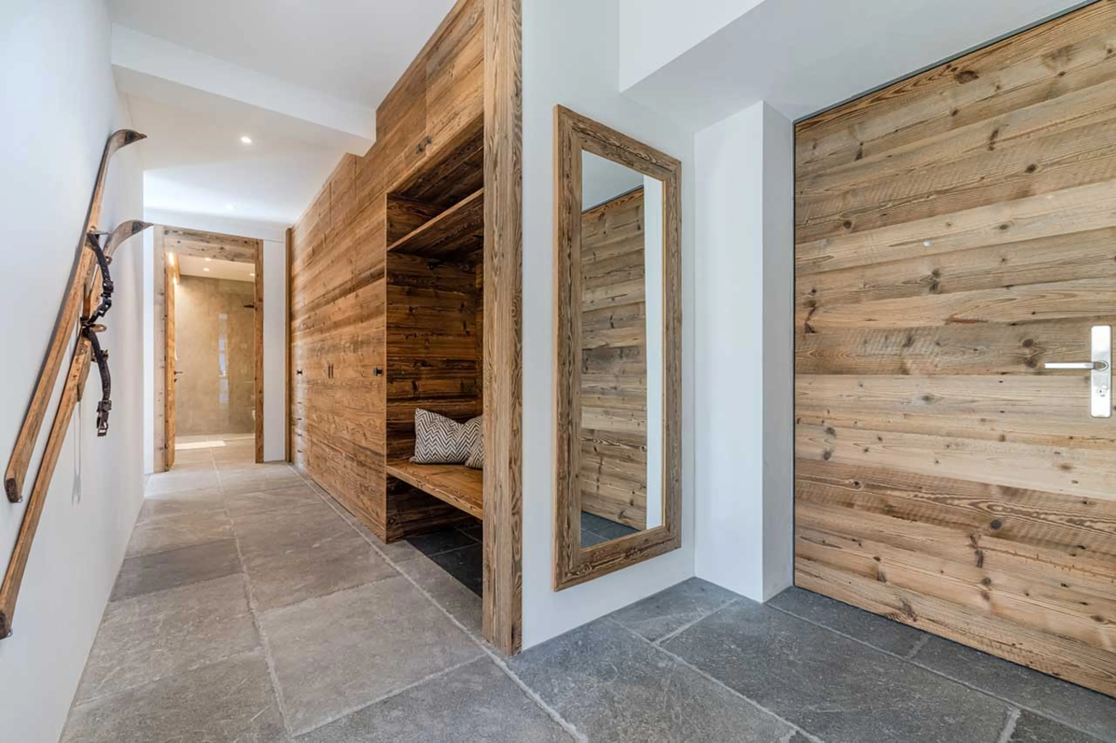 Entrance hall at Apartment Mountain Dream in Davos