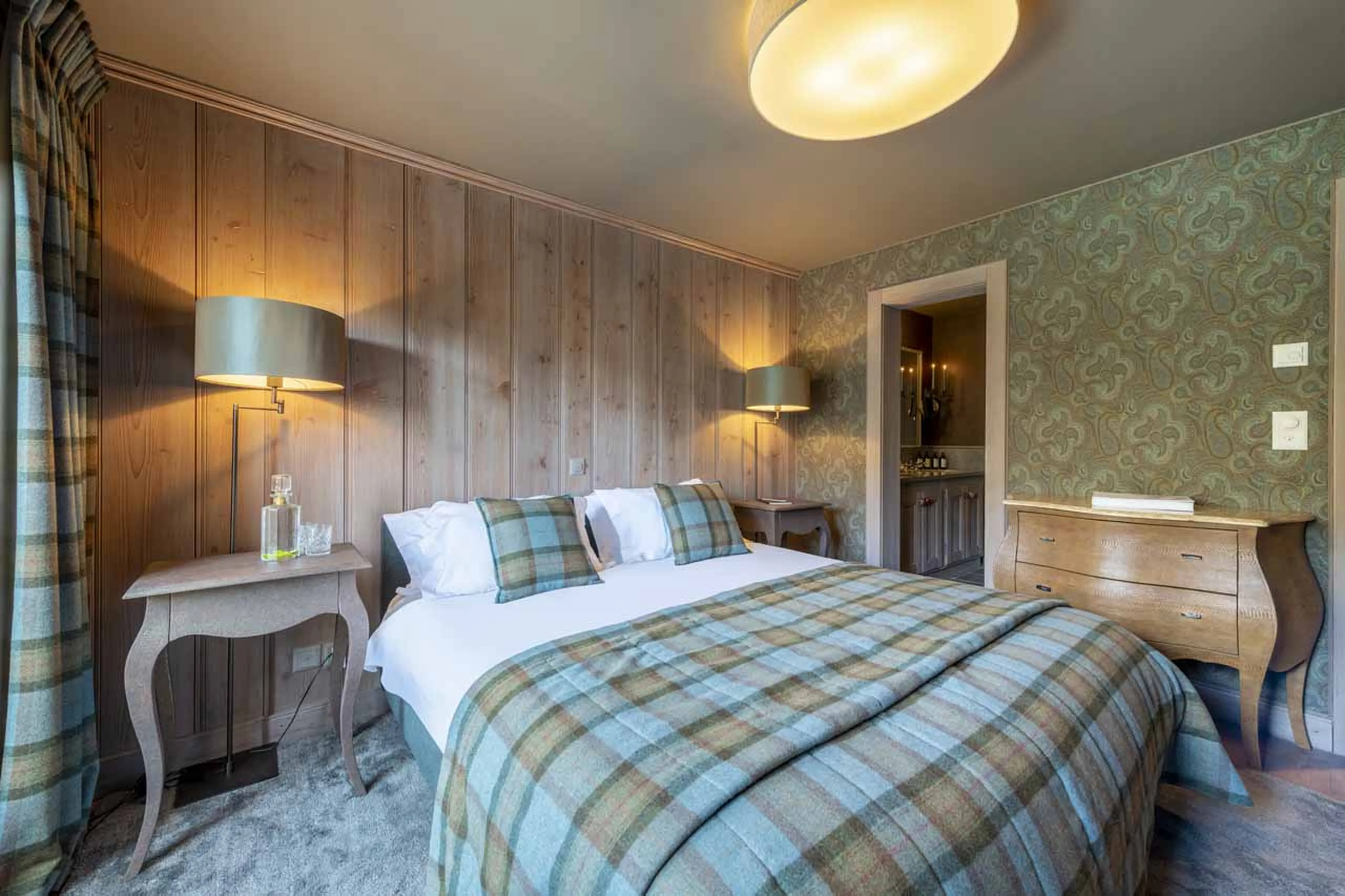 Bedroom three bathroom at Apartment Breithorn in Verbier