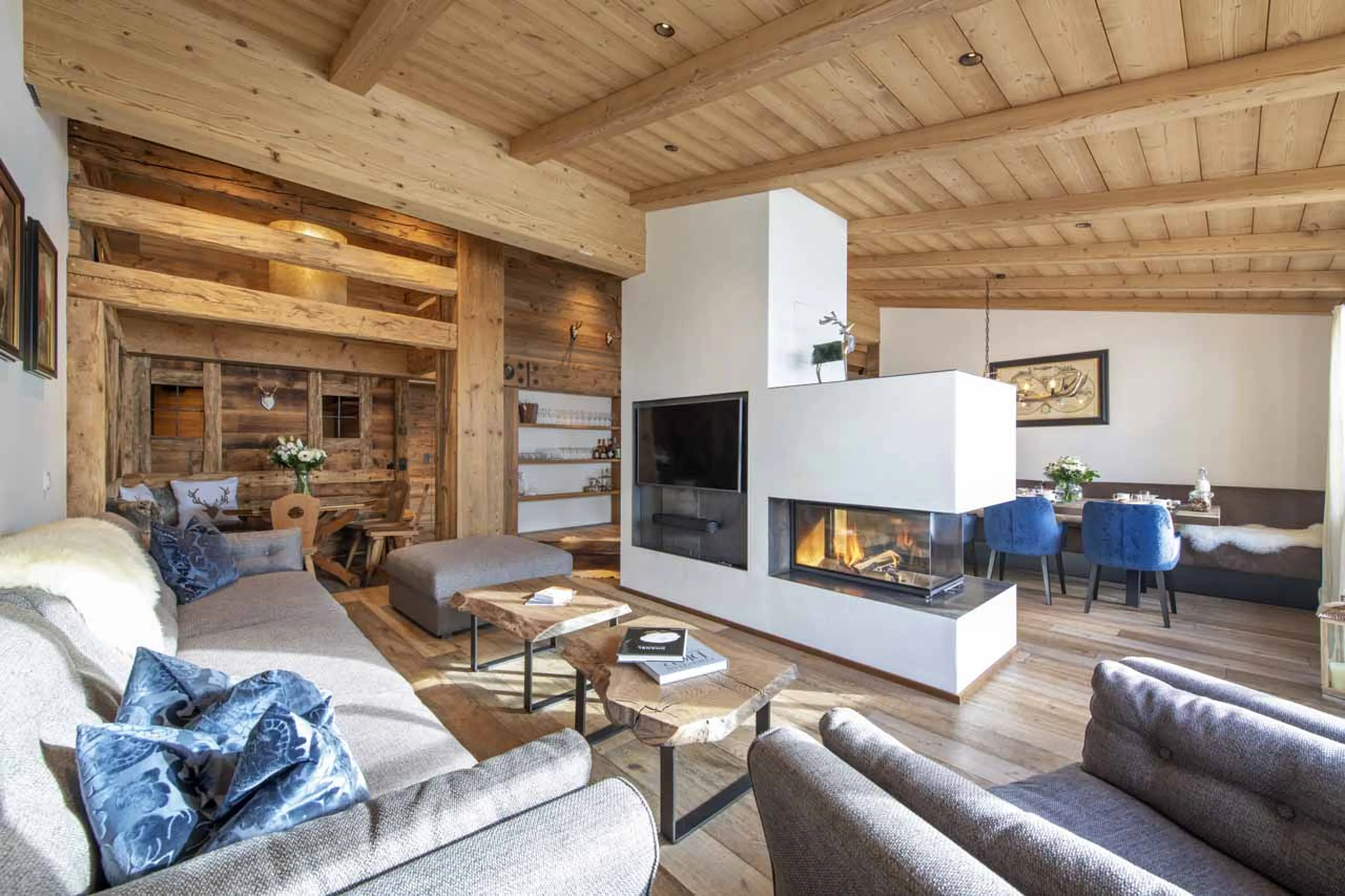 Open plan living area at Apartment Brunnenhof 11 in Lech