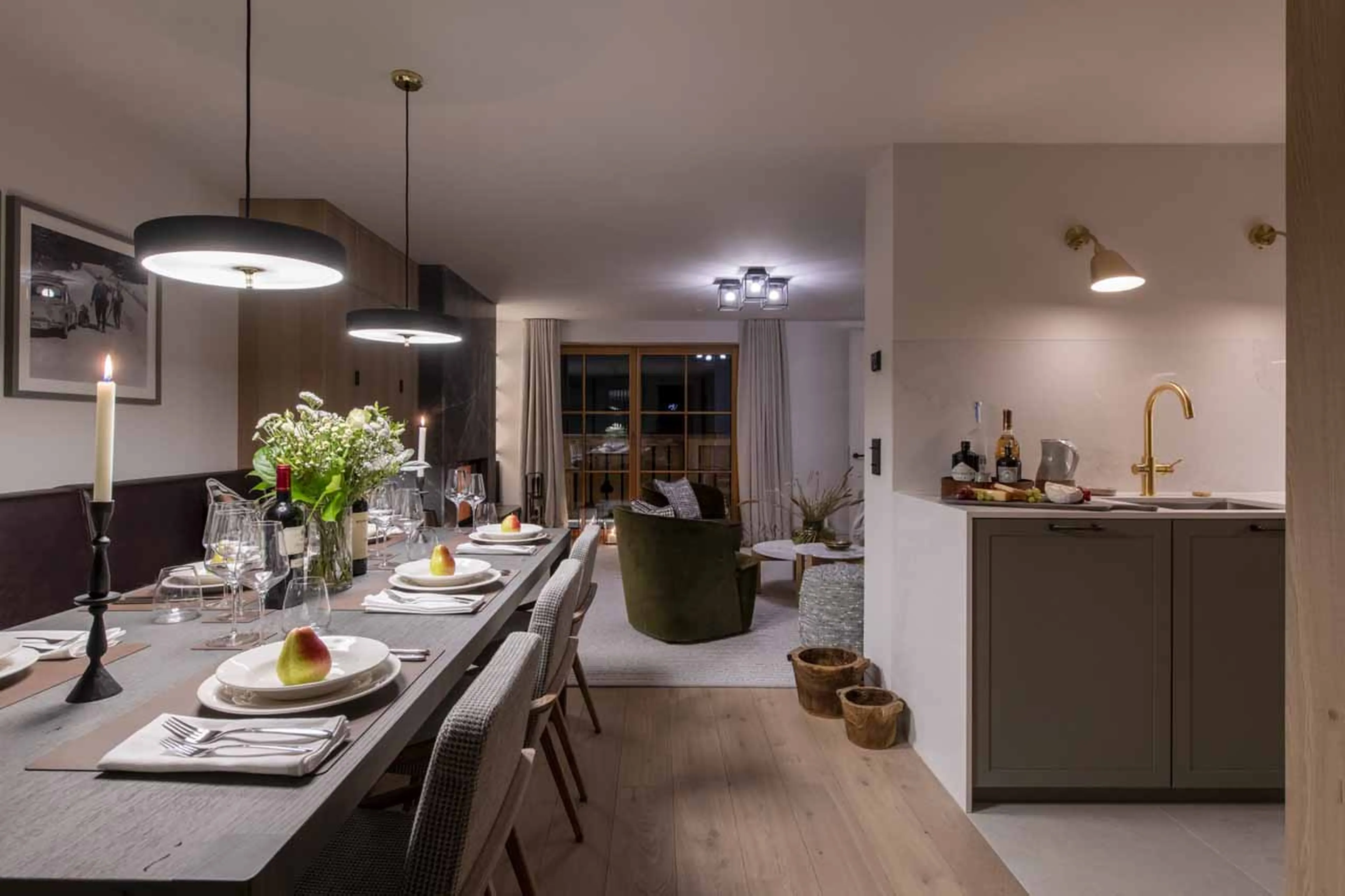 Dining area and kitchen at Apartment Brunnenhof 12 in Lech