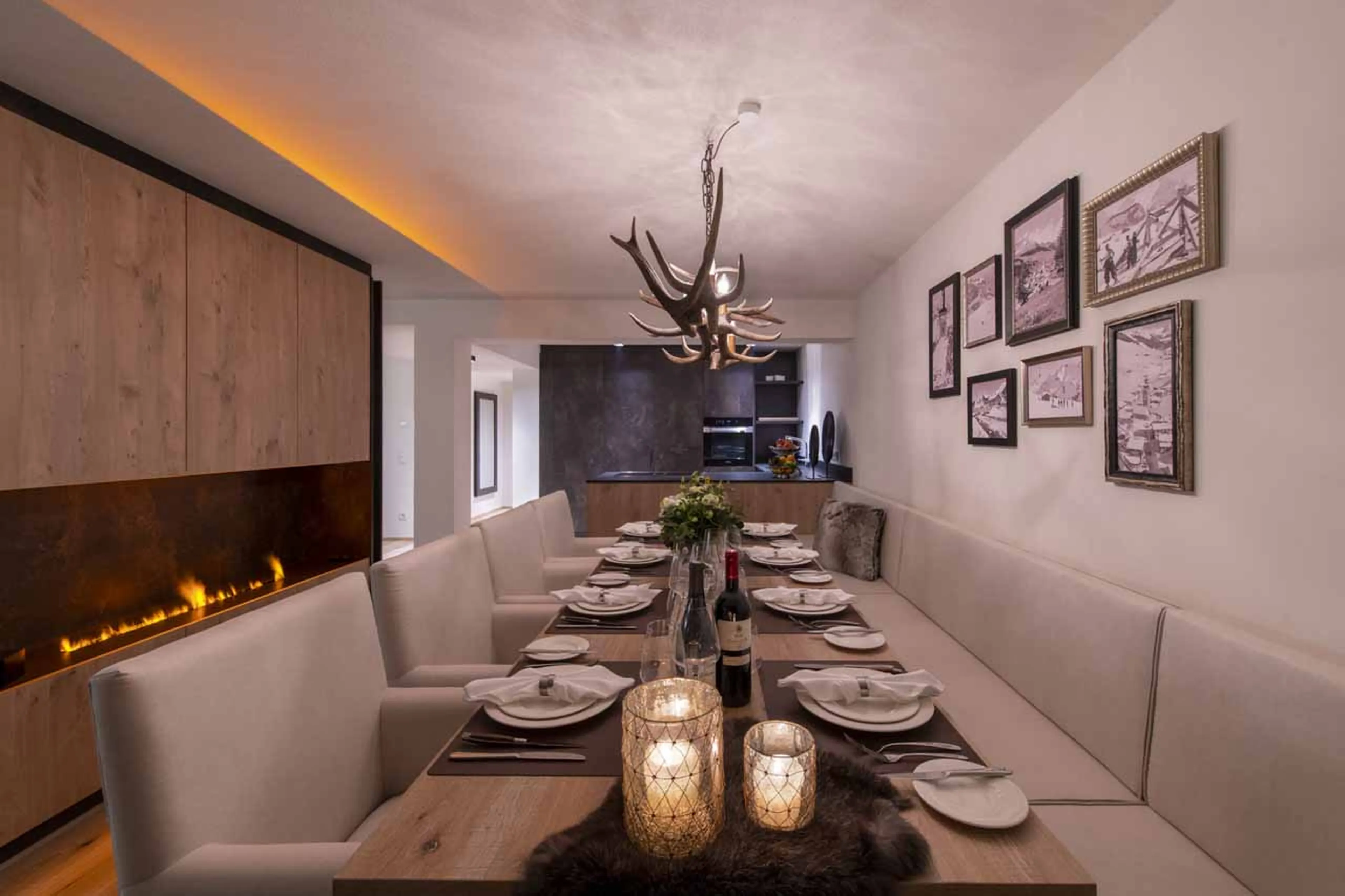 Dining table seating 8 at Apartment Brunnenhof 3 in Lech