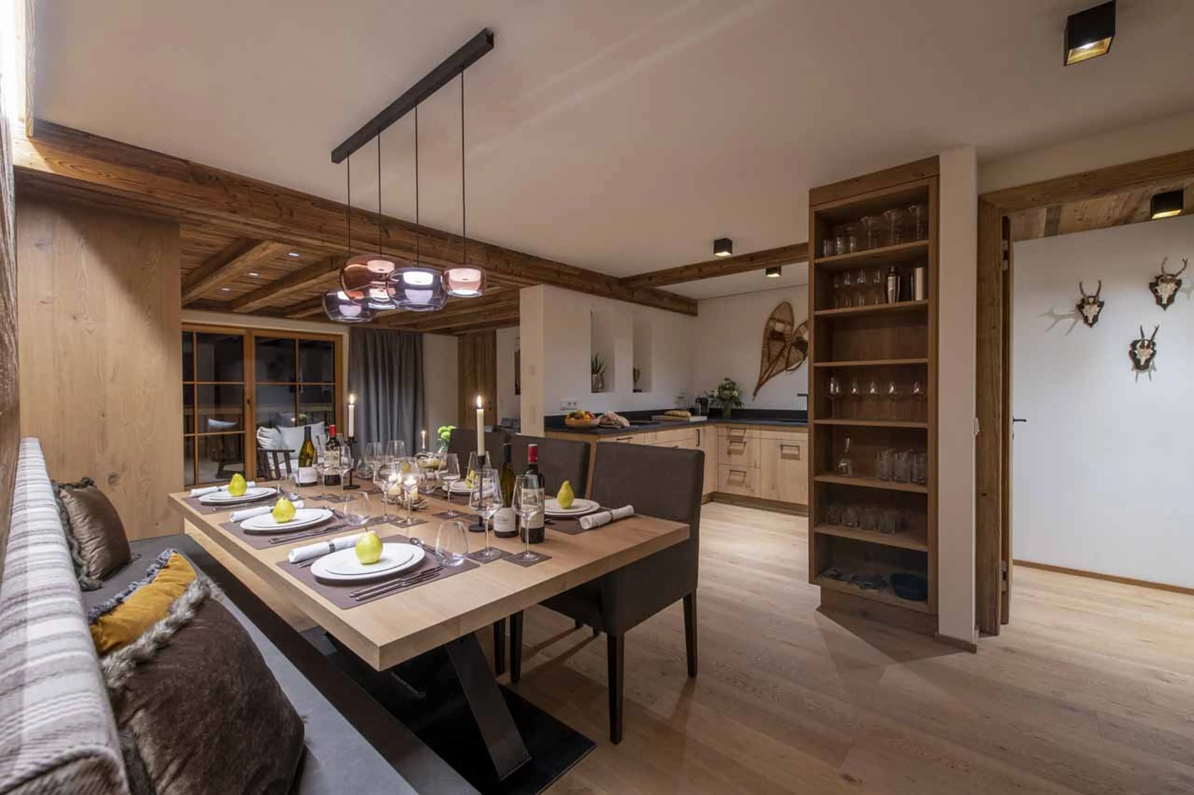 Dining area and kitchen at Apartment Brunnenhof 6 in Lech